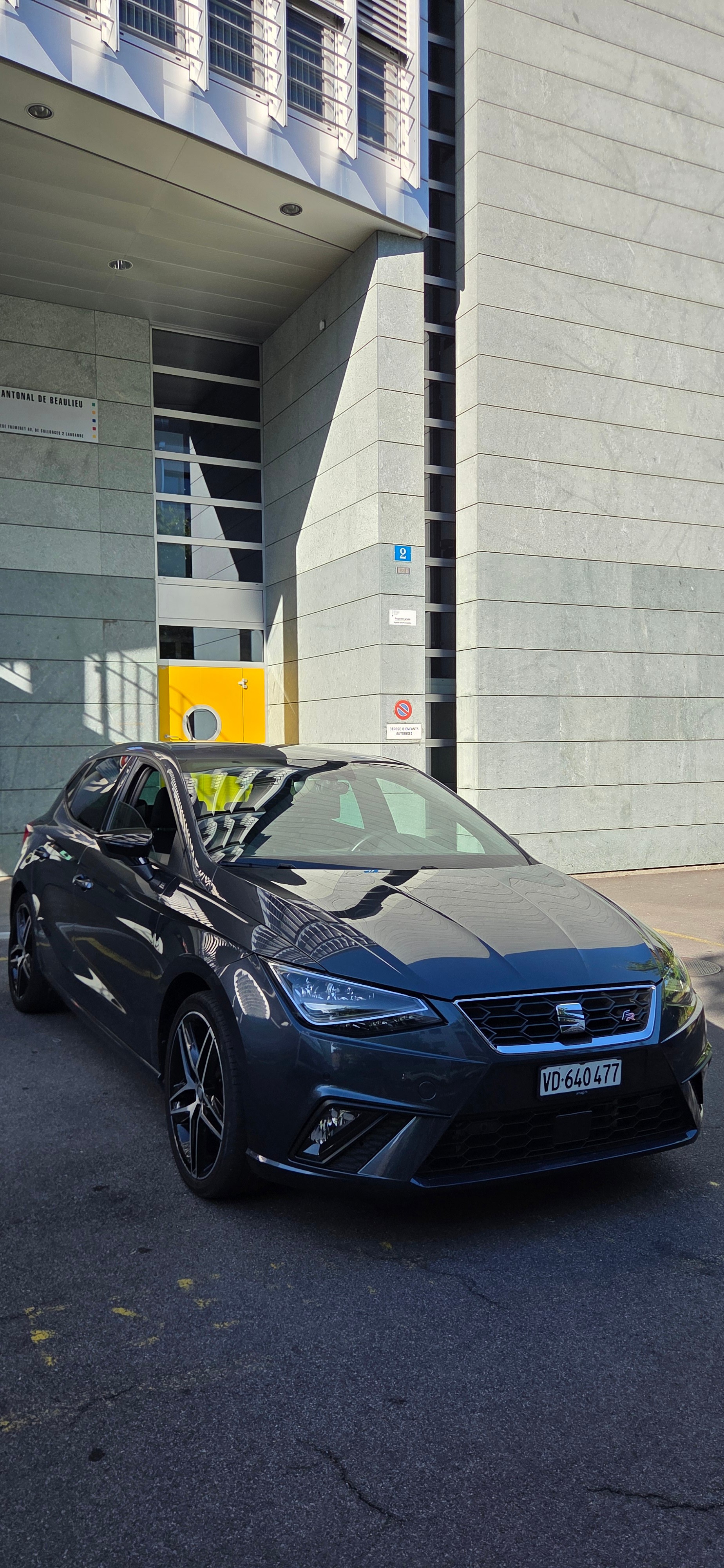 SEAT 1.0 TSI 110 Hola FR (net) DSG 7-image-0