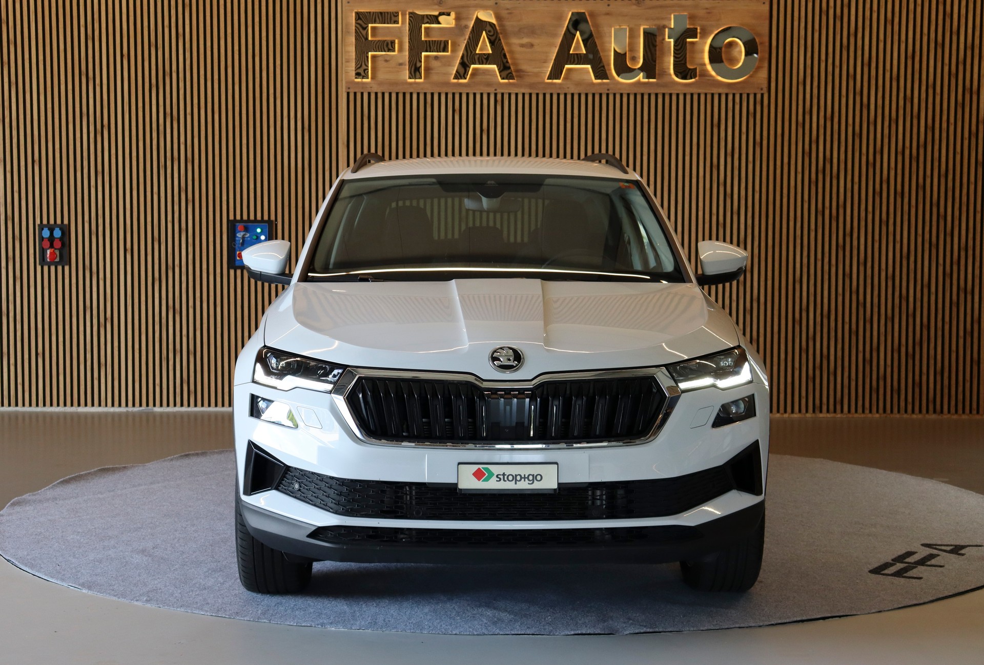 SKODA Karoq 2.0 TDI Style 4x4 DSG-image-2