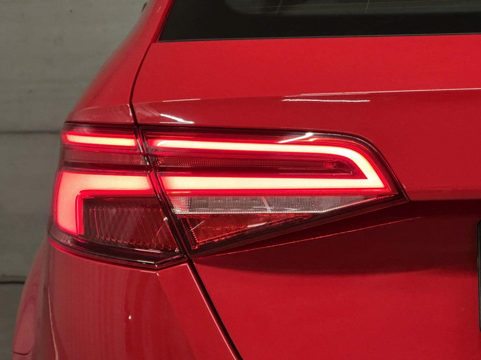 AUDI A3 Sportback 1.5 TFSI Sport-image-4