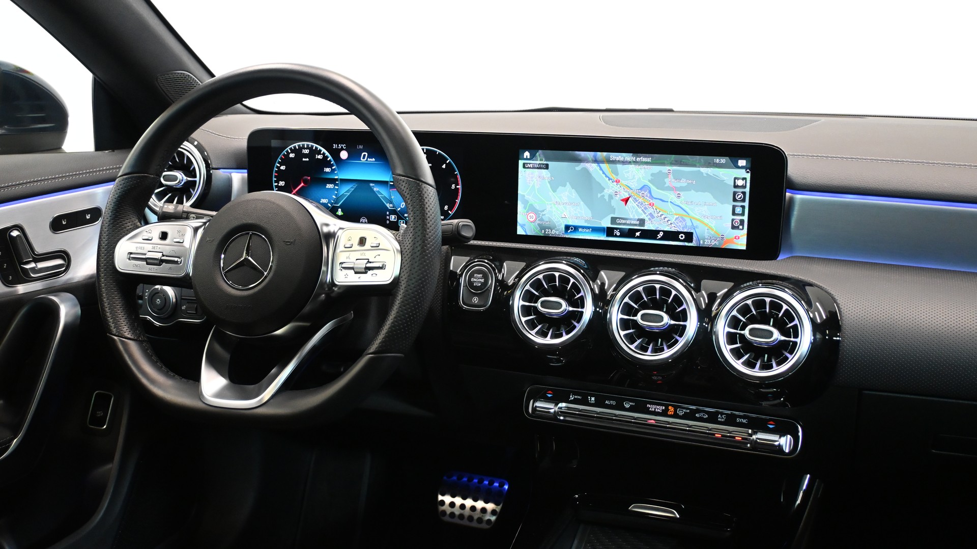 MERCEDES-BENZ CLA Shooting Brake 220 d 4Matic AMG Line-image-4