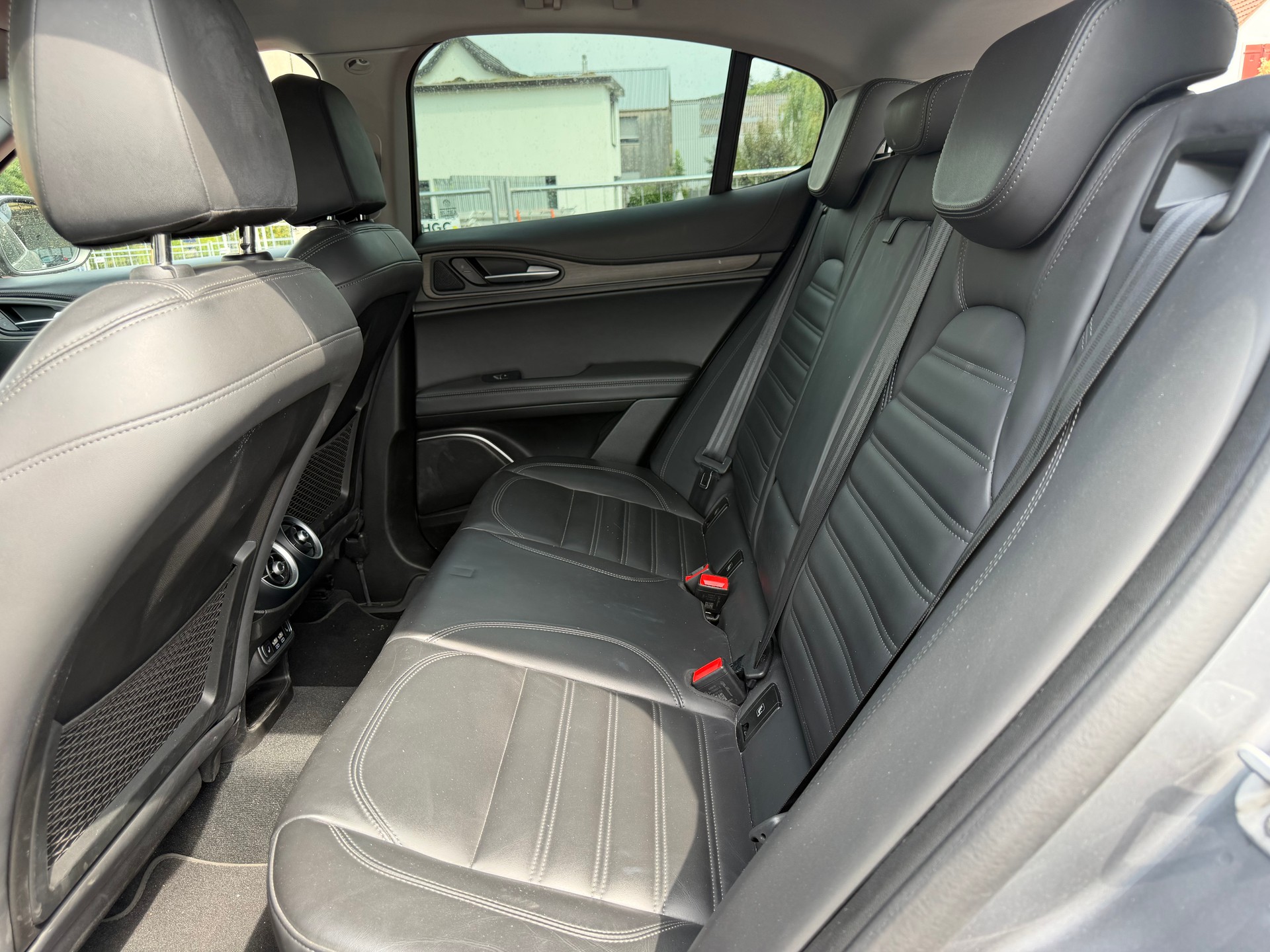 ALFA ROMEO Stelvio 2.0 Executive Q4 Automatic-image-10