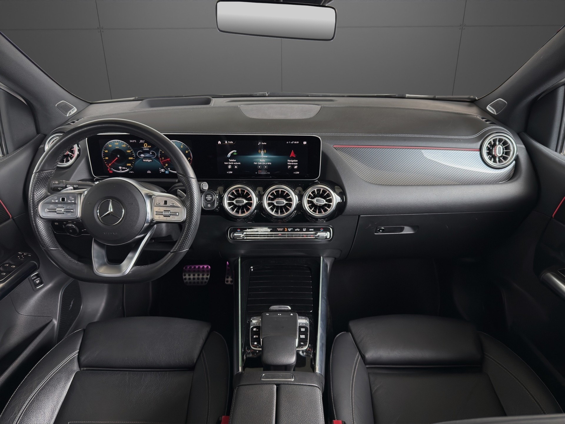 MERCEDES-BENZ B 250 4Matic AMG Line-image-13