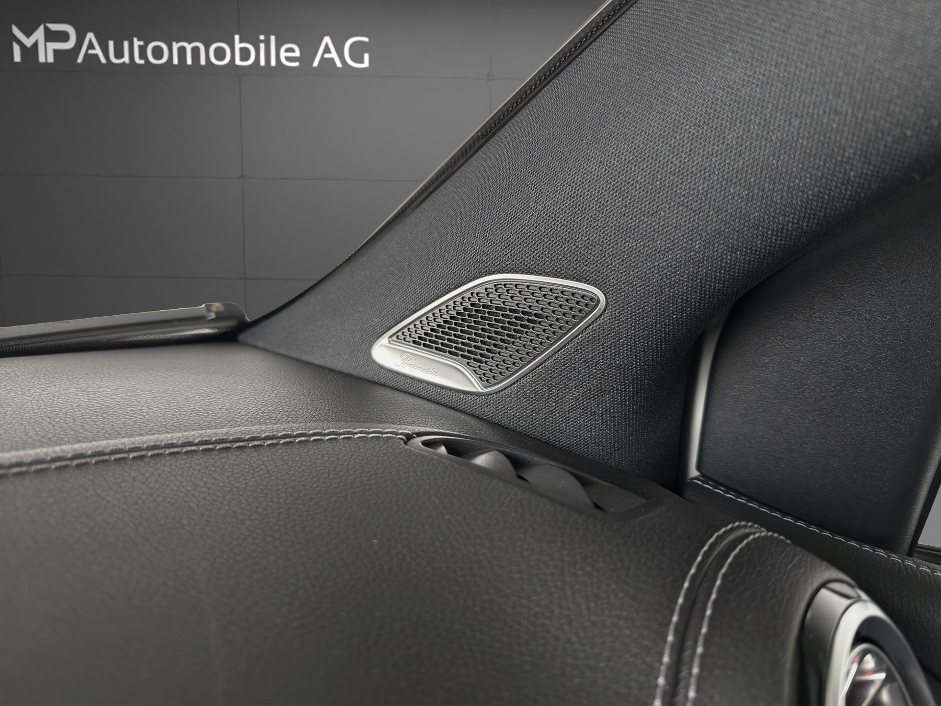 MERCEDES-BENZ B 250 4Matic AMG Line-image-16