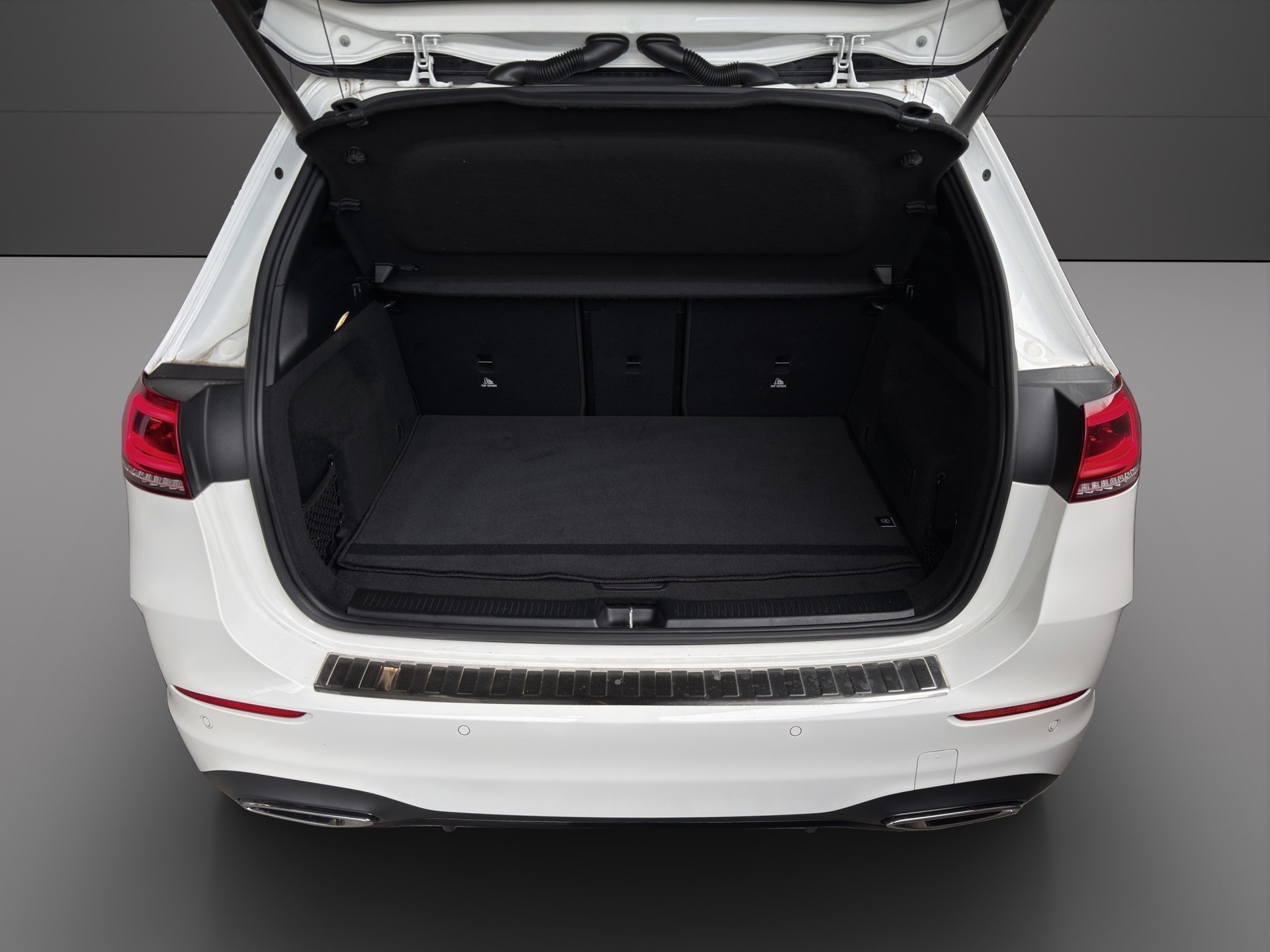 MERCEDES-BENZ B 250 4Matic AMG Line-image-3
