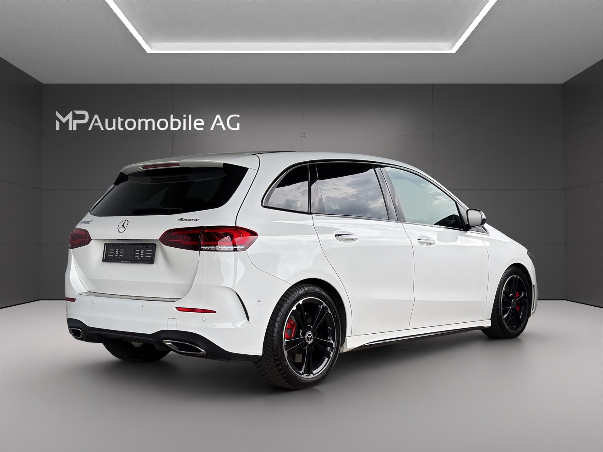 MERCEDES-BENZ B 250 4Matic AMG Line-image-2
