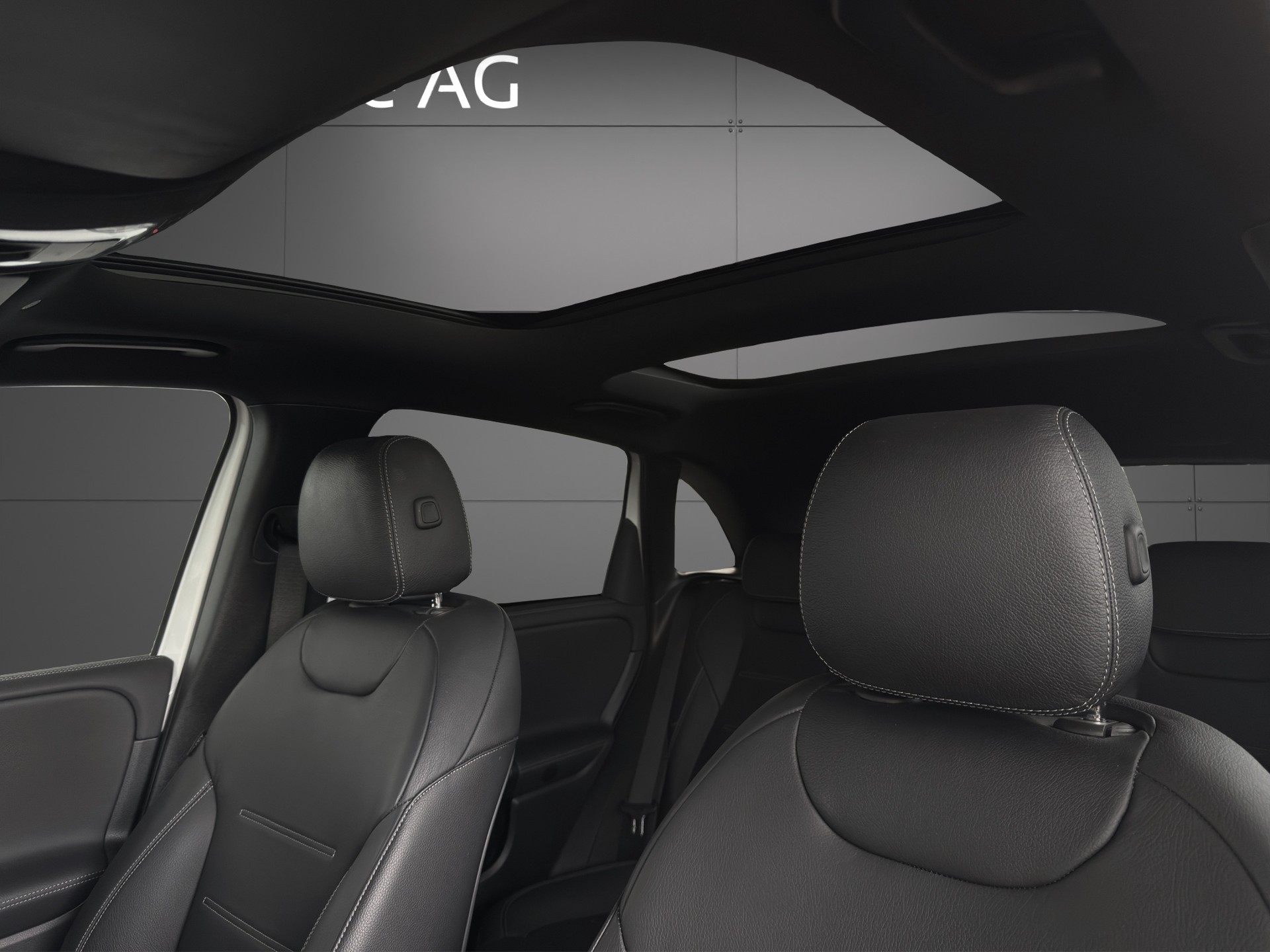 MERCEDES-BENZ B 250 4Matic AMG Line-image-8