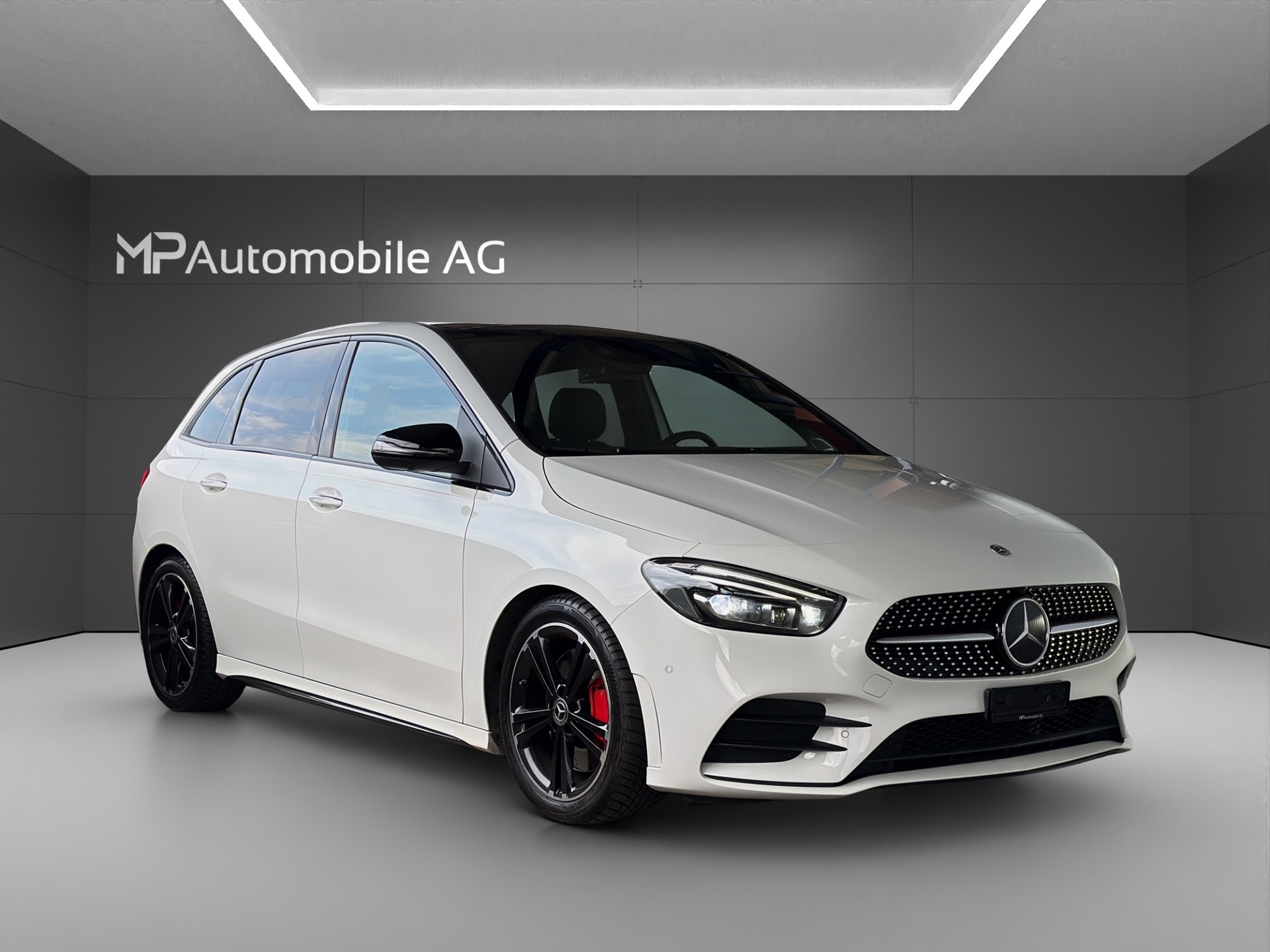 MERCEDES-BENZ B 250 4Matic AMG Line-image-1