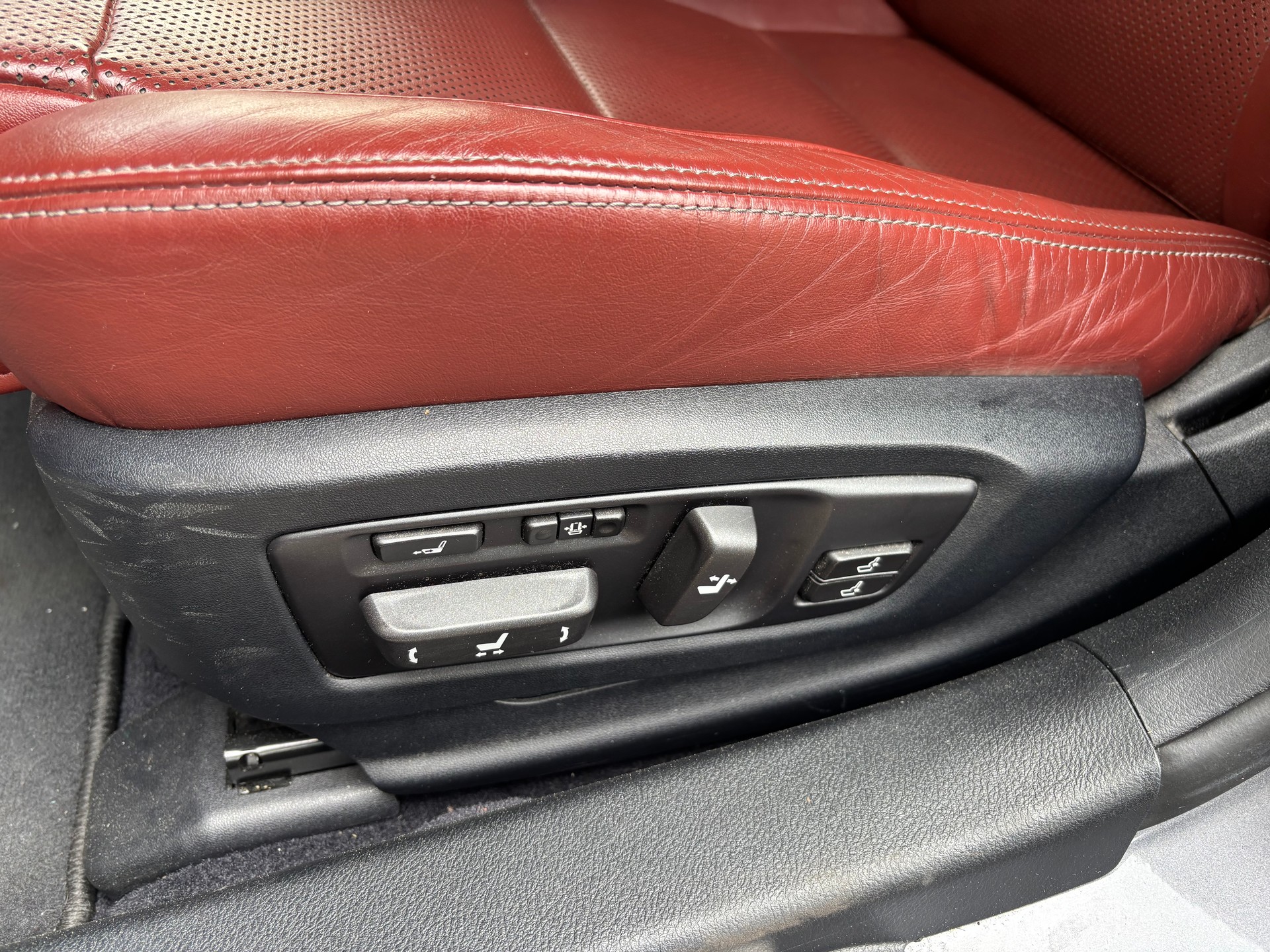 LEXUS GS 450h F-Sport Automatic-image-10