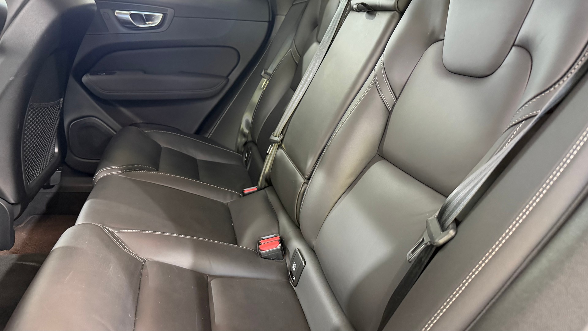 VOLVO XC60 2.0 B5 MH Plus Dark AWD-image-6