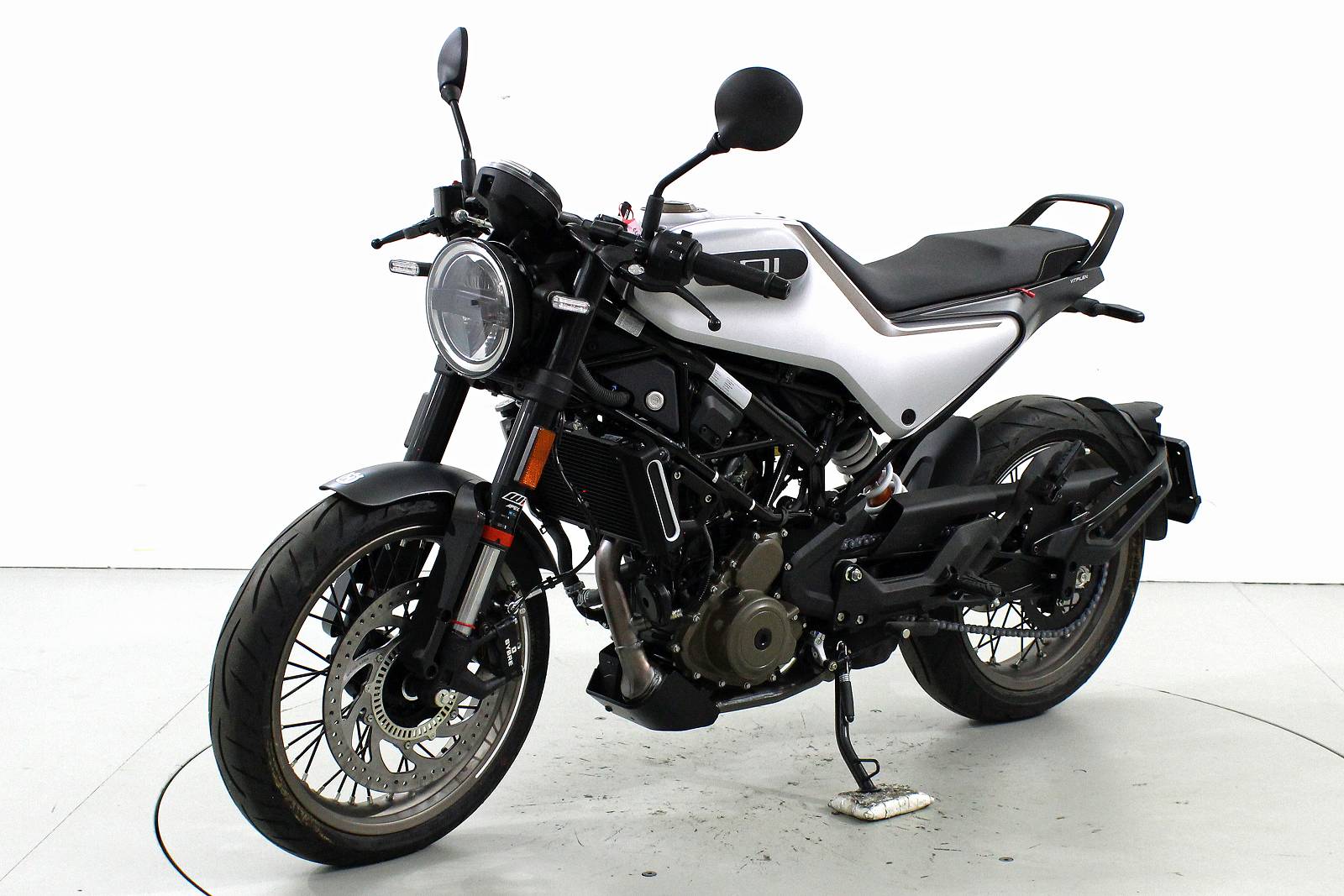 HUSQVARNA Vitpilen 401 ABS-showroom-element-2