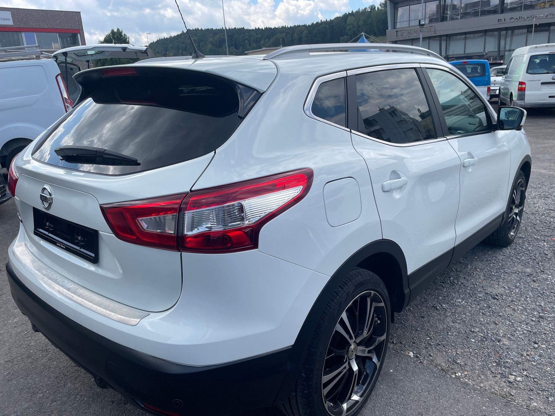 NISSAN Qashqai 1.6 dCi 360° Xtronic CVT-image-3
