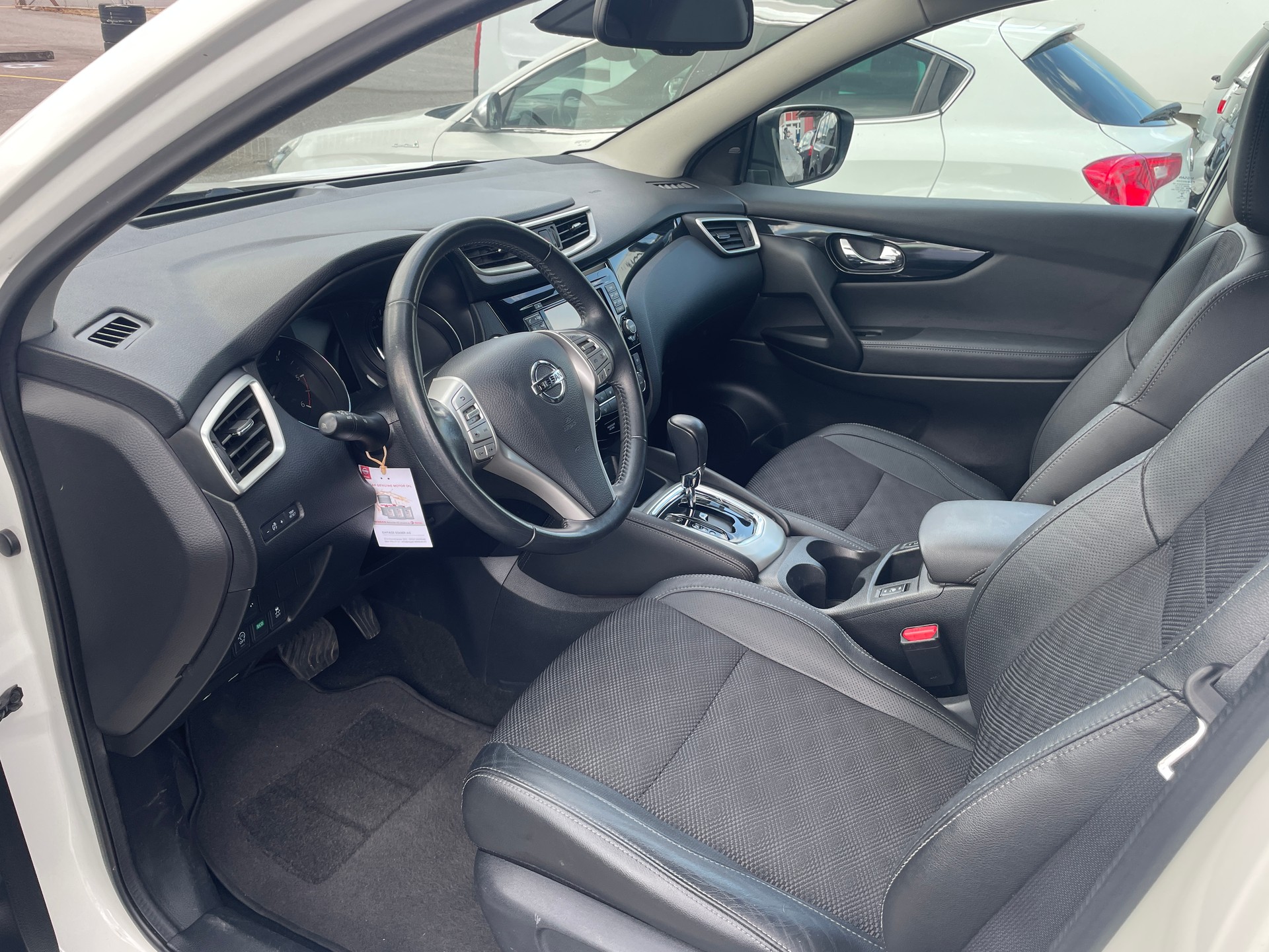 NISSAN Qashqai 1.6 dCi 360° Xtronic CVT-image-6