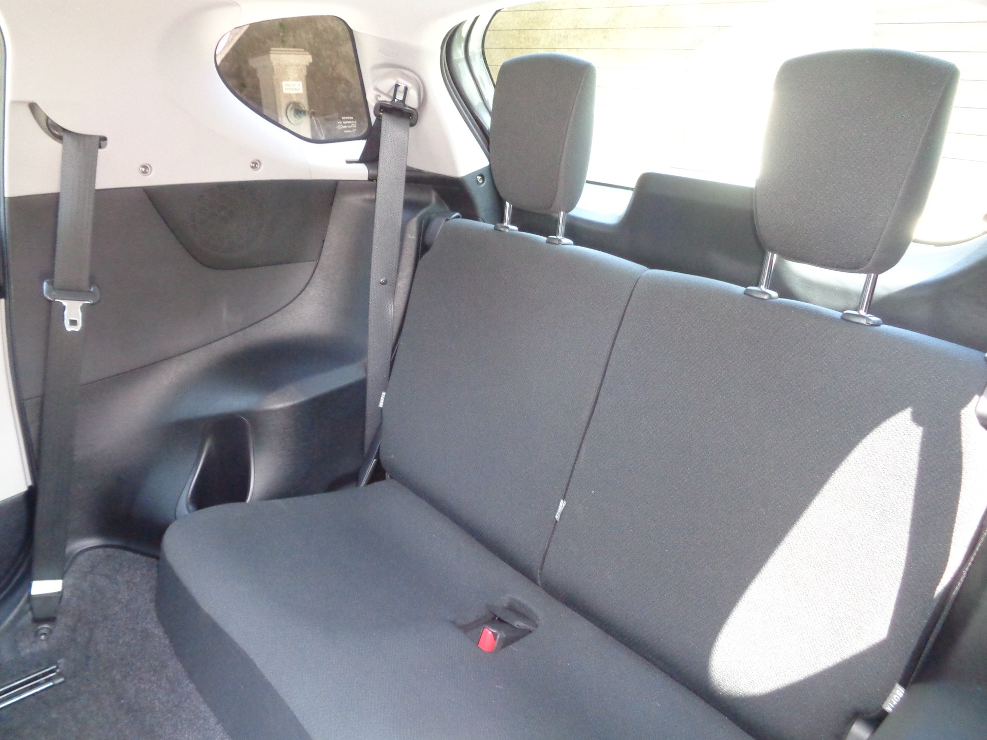 TOYOTA iQ 1.0 VVT-i Linea Luna Multidrive-image-10