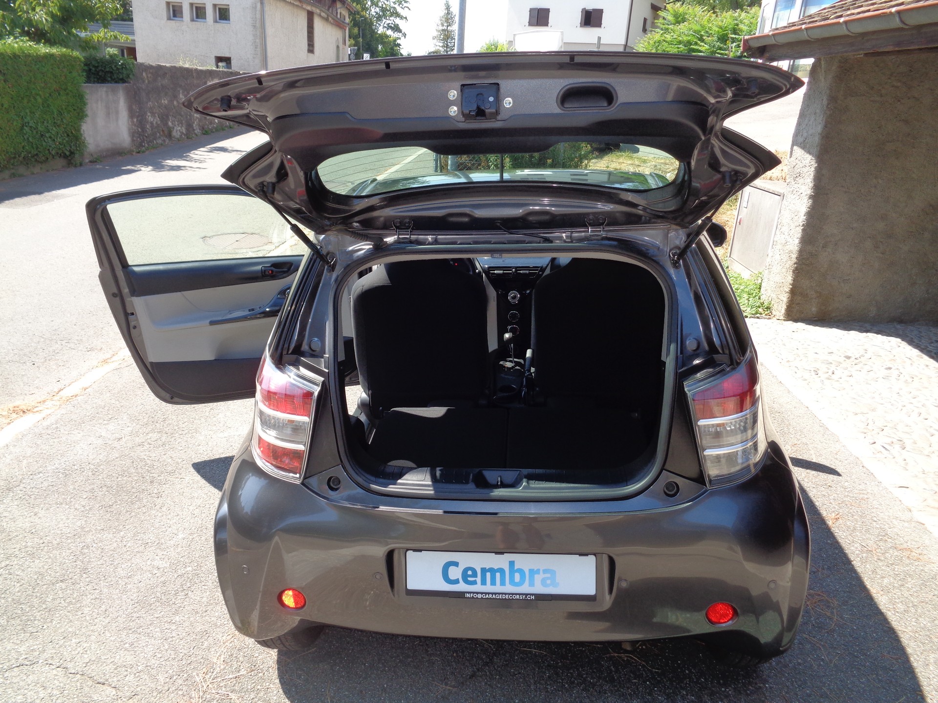 TOYOTA iQ 1.0 VVT-i Linea Luna Multidrive-image-8