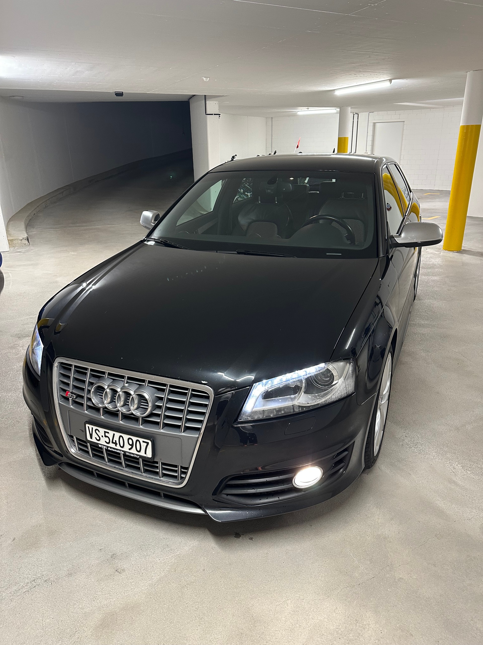 AUDI 2.0 T FSI quattro S-Tronic-image-0
