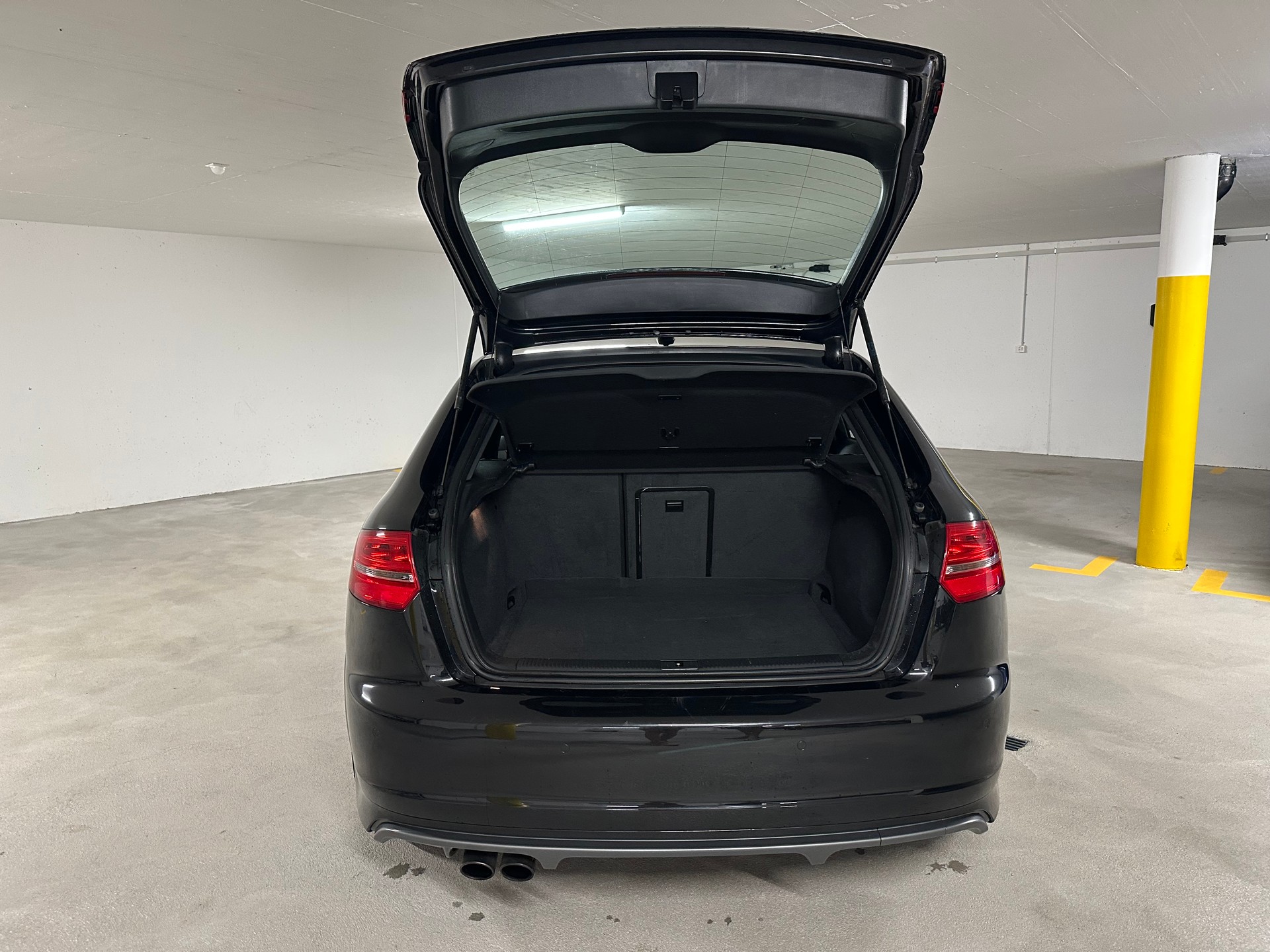 AUDI 2.0 T FSI quattro S-Tronic-image-4
