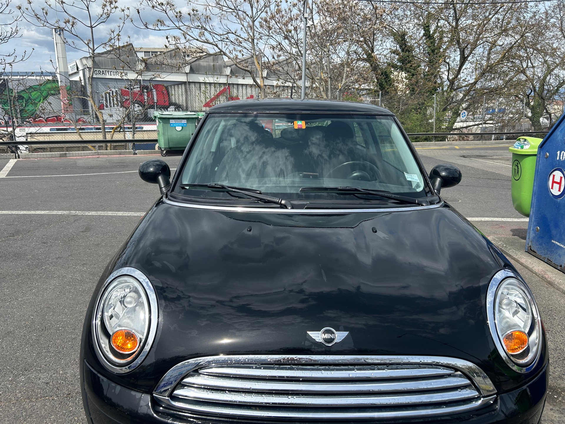 MINI 1.6i Cooper-image-2