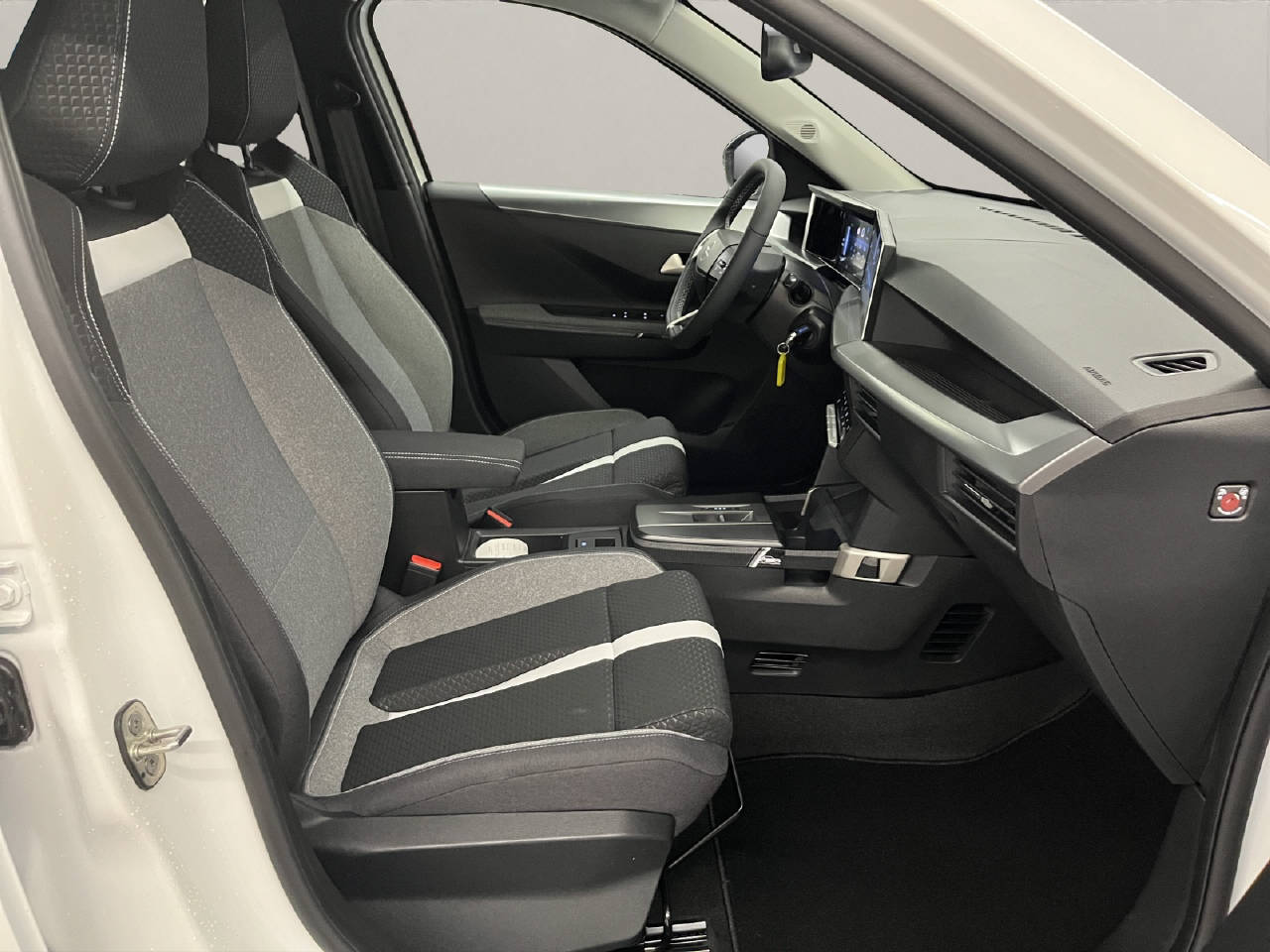 OPEL Frontera 1.2 T HEV 145 GS-image-10