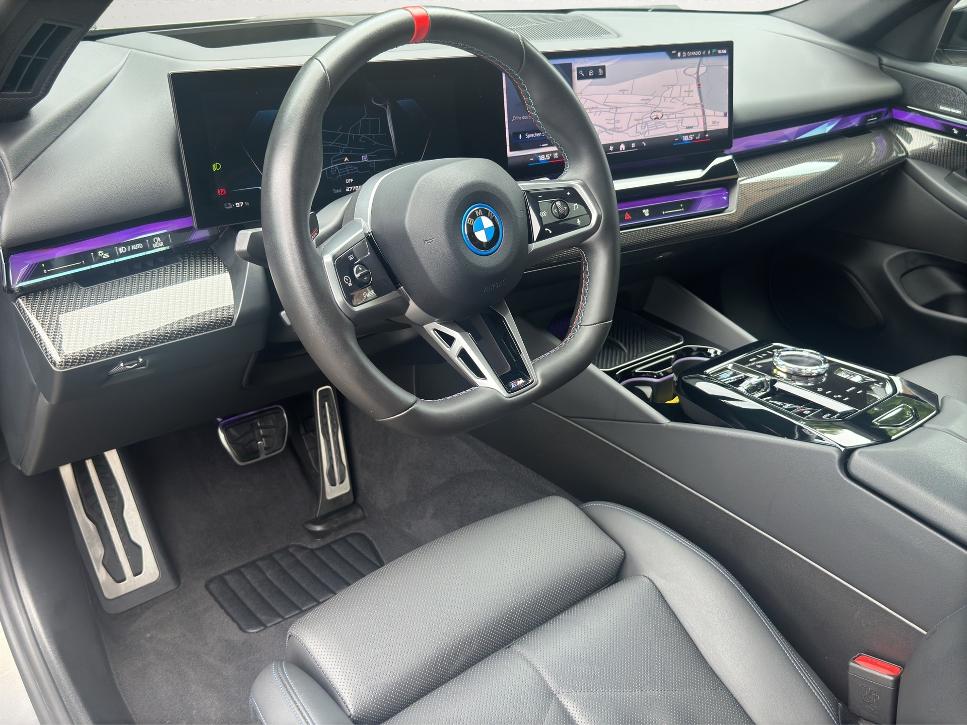 BMW i5 M60 xDrive (CH) LP: Fr. 150'670! AHK / Innovationspaket / Travel Paket / Comfort Paket-image-9