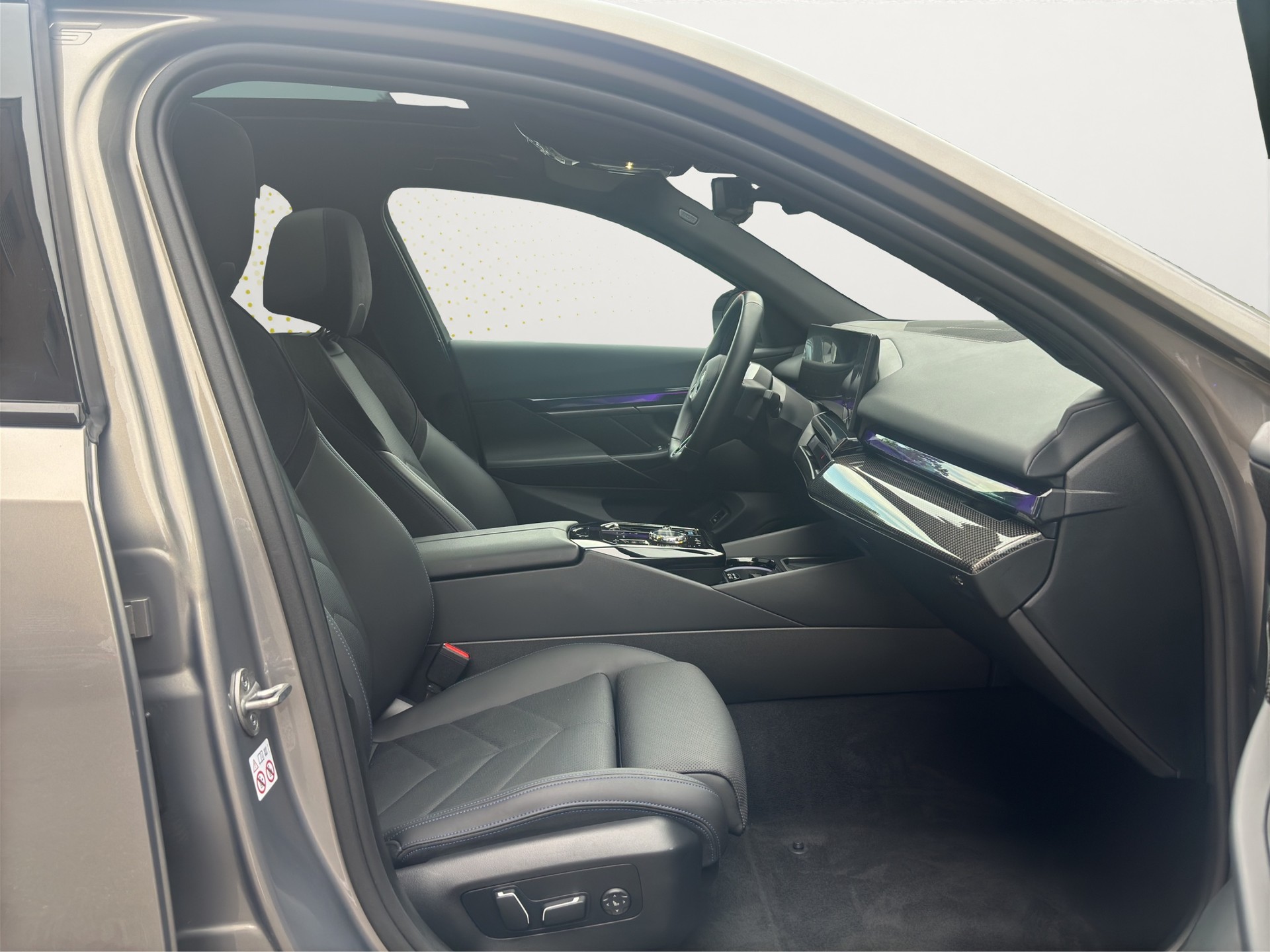 BMW i5 M60 xDrive (CH) LP: Fr. 150'670! AHK / Innovationspaket / Travel Paket / Comfort Paket-image-11