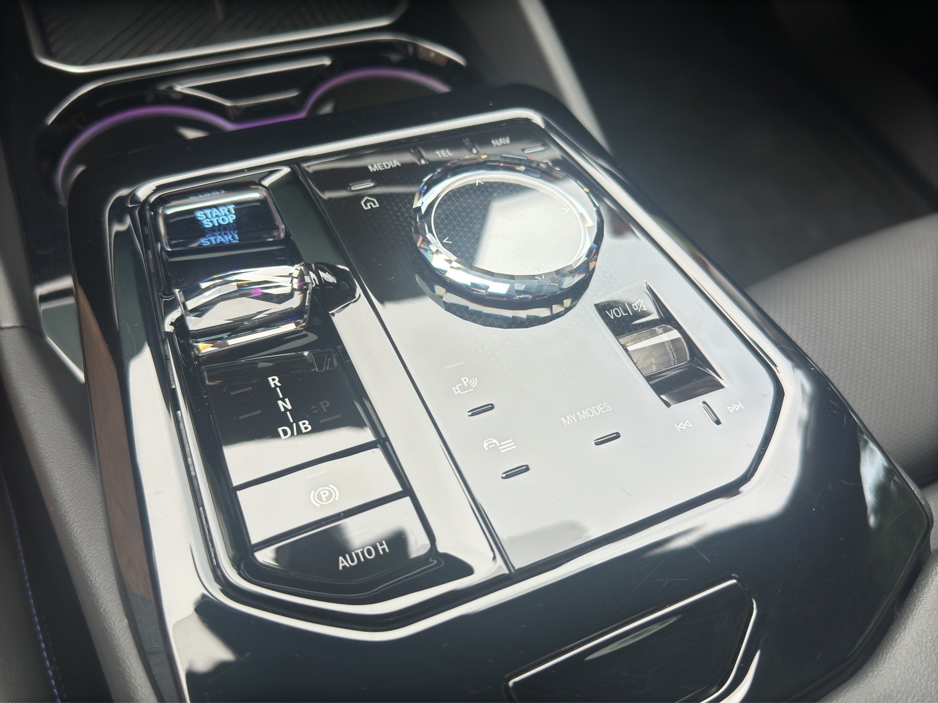 BMW i5 M60 xDrive (CH) LP: Fr. 150'670! AHK / Innovationspaket / Travel Paket / Comfort Paket-image-21