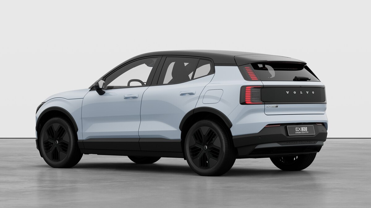 VOLVO EX30 CC P8 Plus AWD-image-1