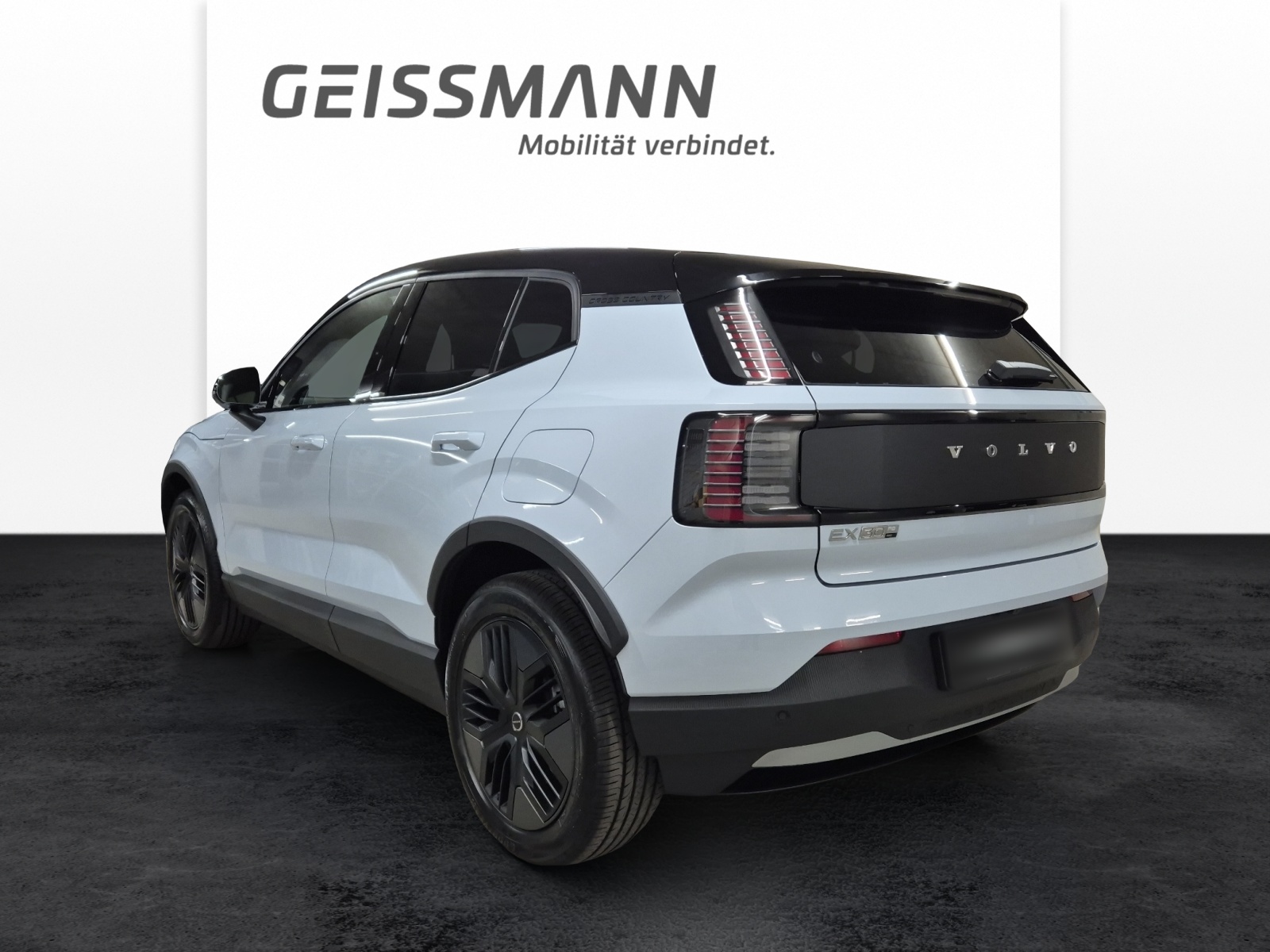 VOLVO EX30 CC P8 Plus AWD-image-7