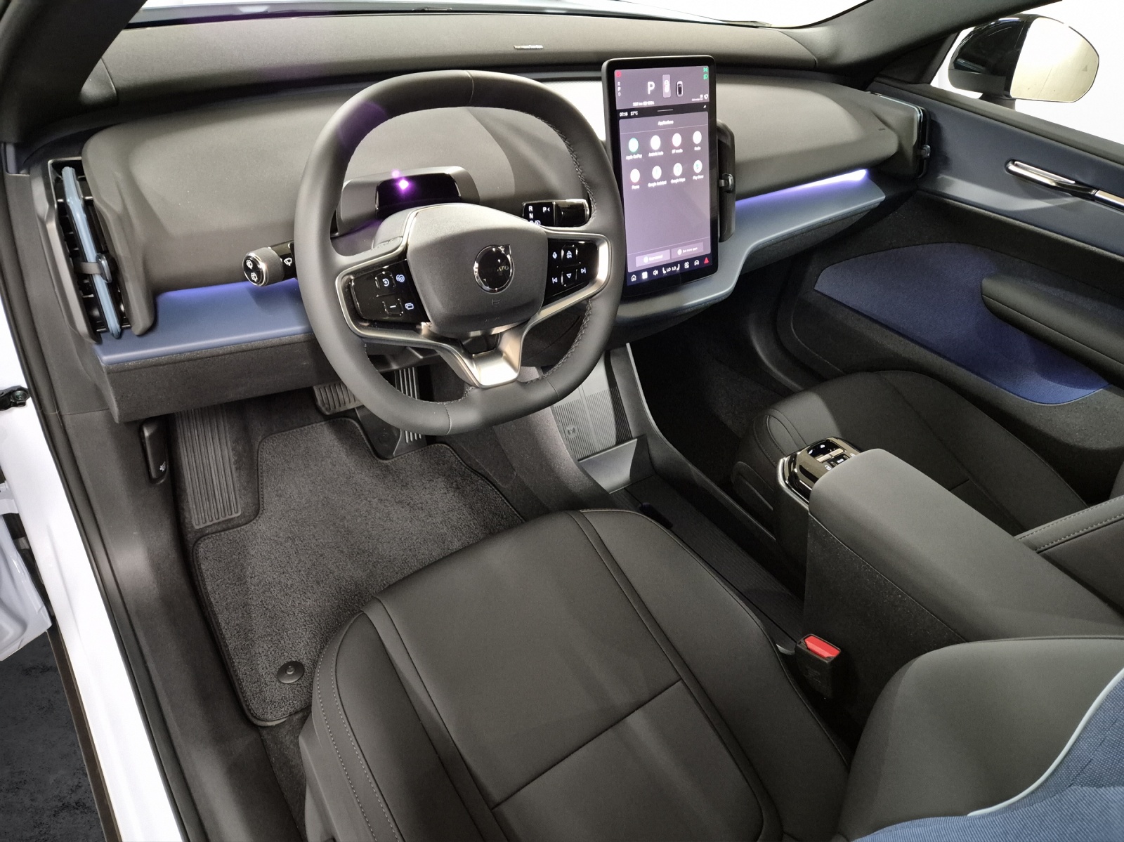 VOLVO EX30 CC P8 Plus AWD-image-8