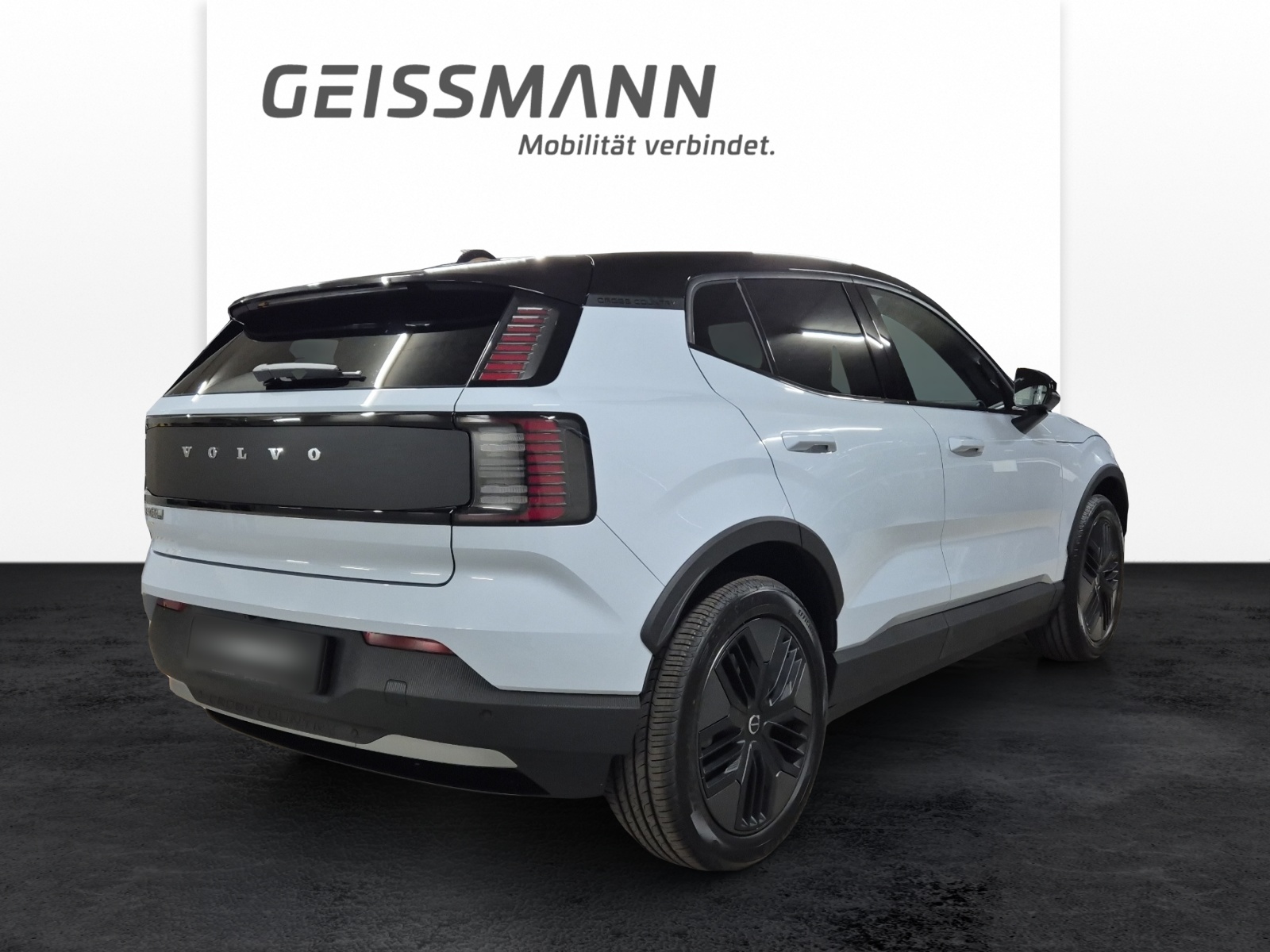 VOLVO EX30 CC P8 Plus AWD-image-6