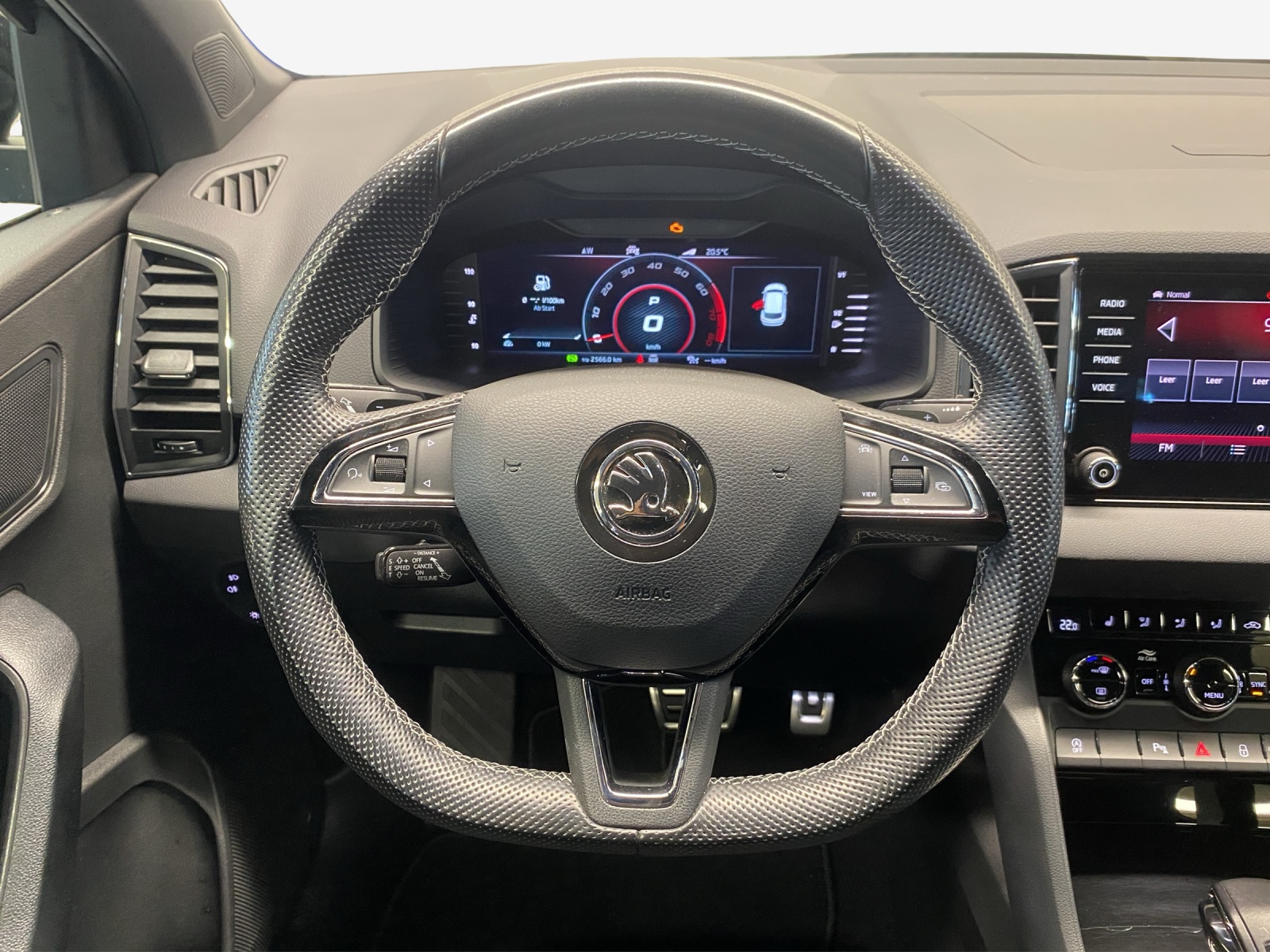 SKODA Karoq 1.5 TSI ACT SportLine DSG-image-9