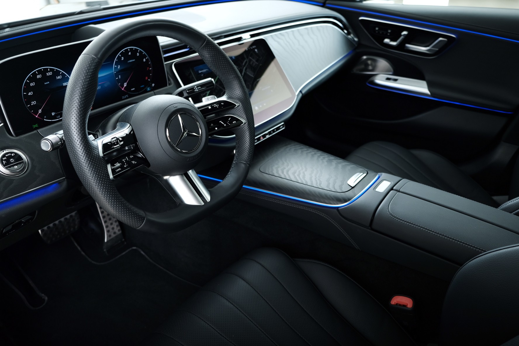 MERCEDES-BENZ E 200 T 9G-Tronic 4Matic-image-8