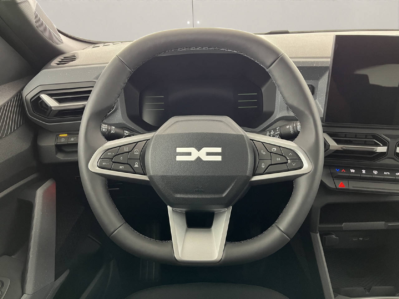 DACIA Duster 1.2 Hybrid Journey 4WD-image-9