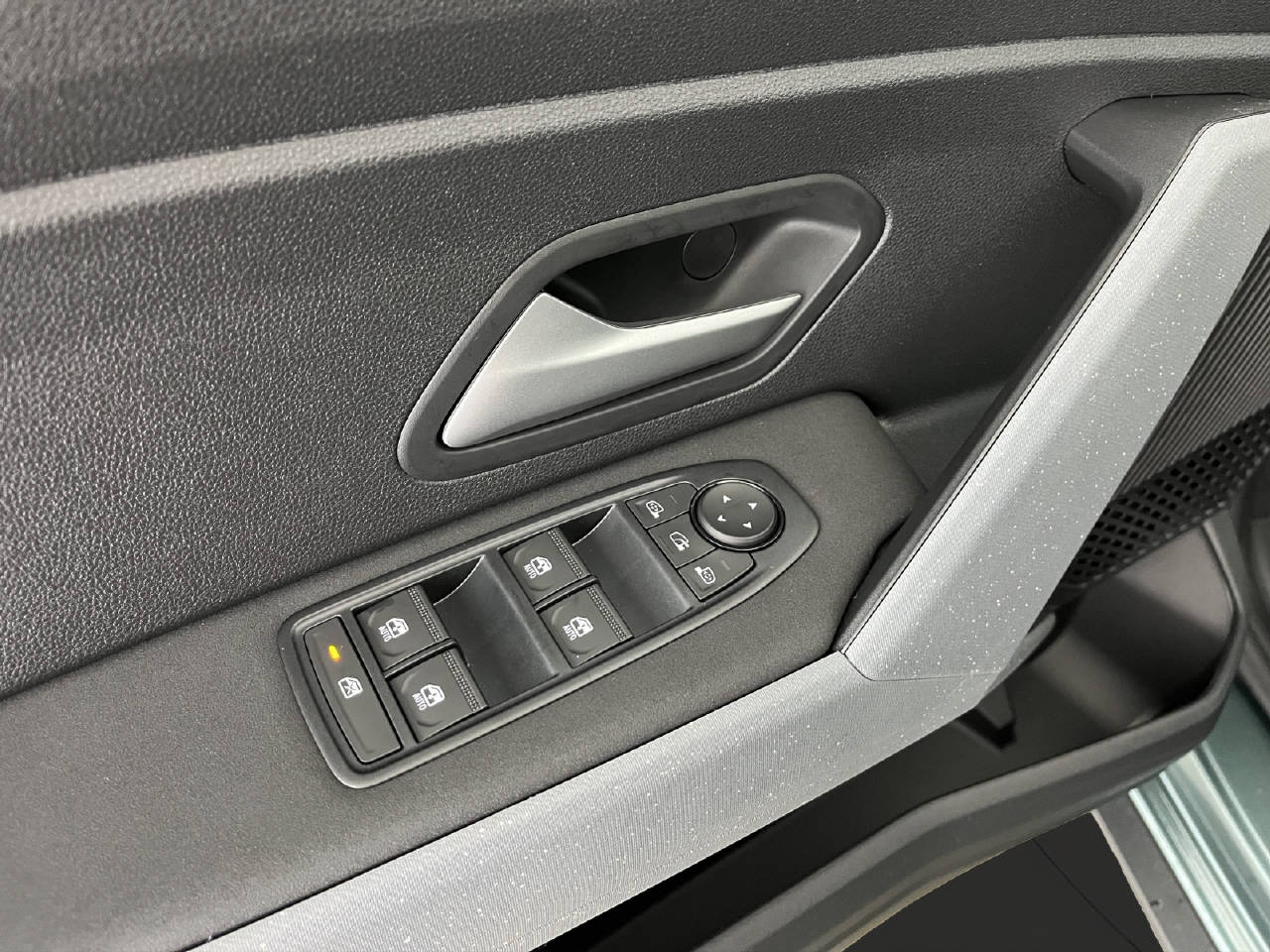 DACIA Duster 1.2 Hybrid Journey 4WD-image-13