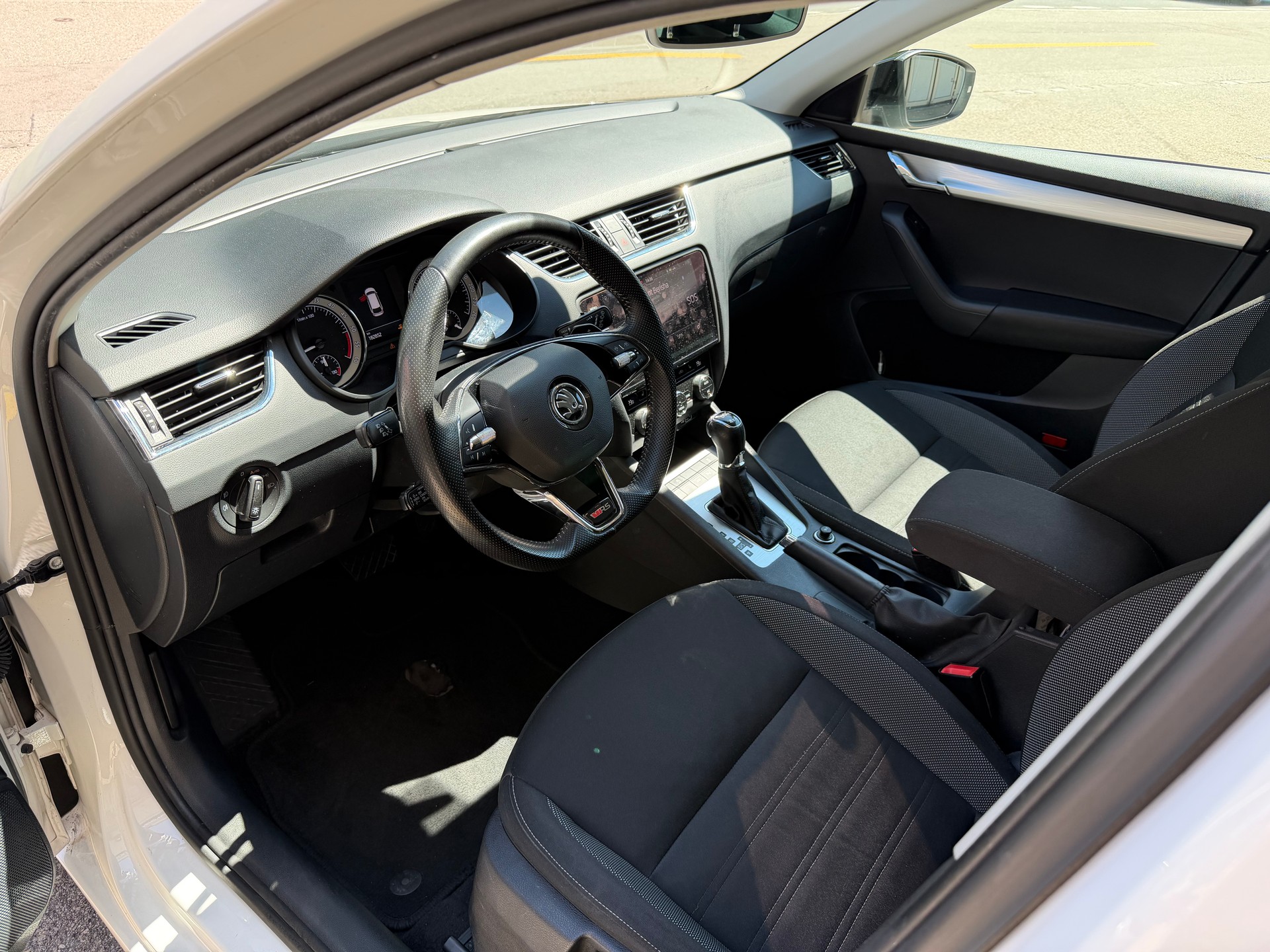 SKODA Octavia Combi 2.0 TDI Ambition 4x4 DSG-image-5