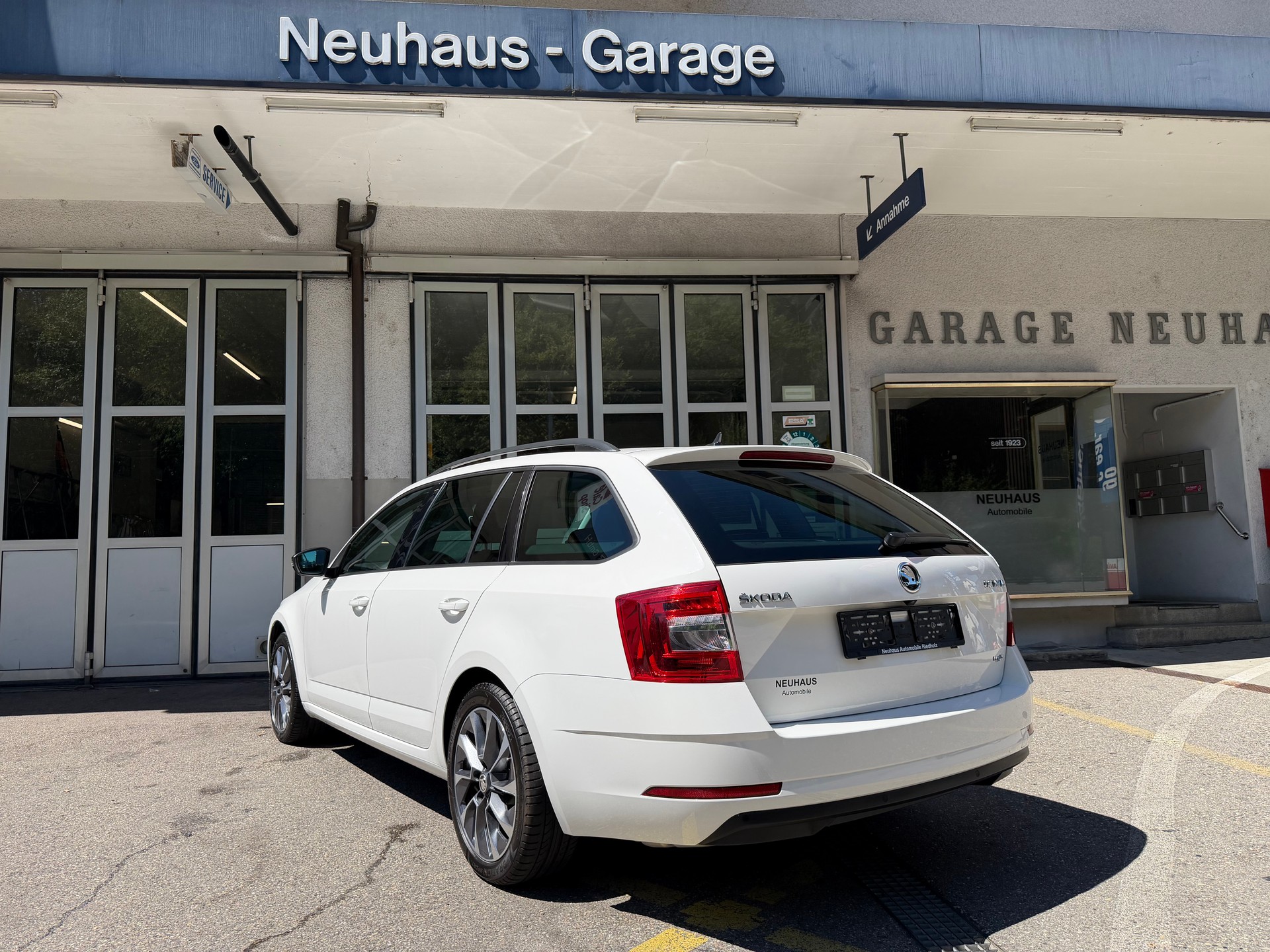 SKODA Octavia Combi 2.0 TDI Ambition 4x4 DSG-image-3