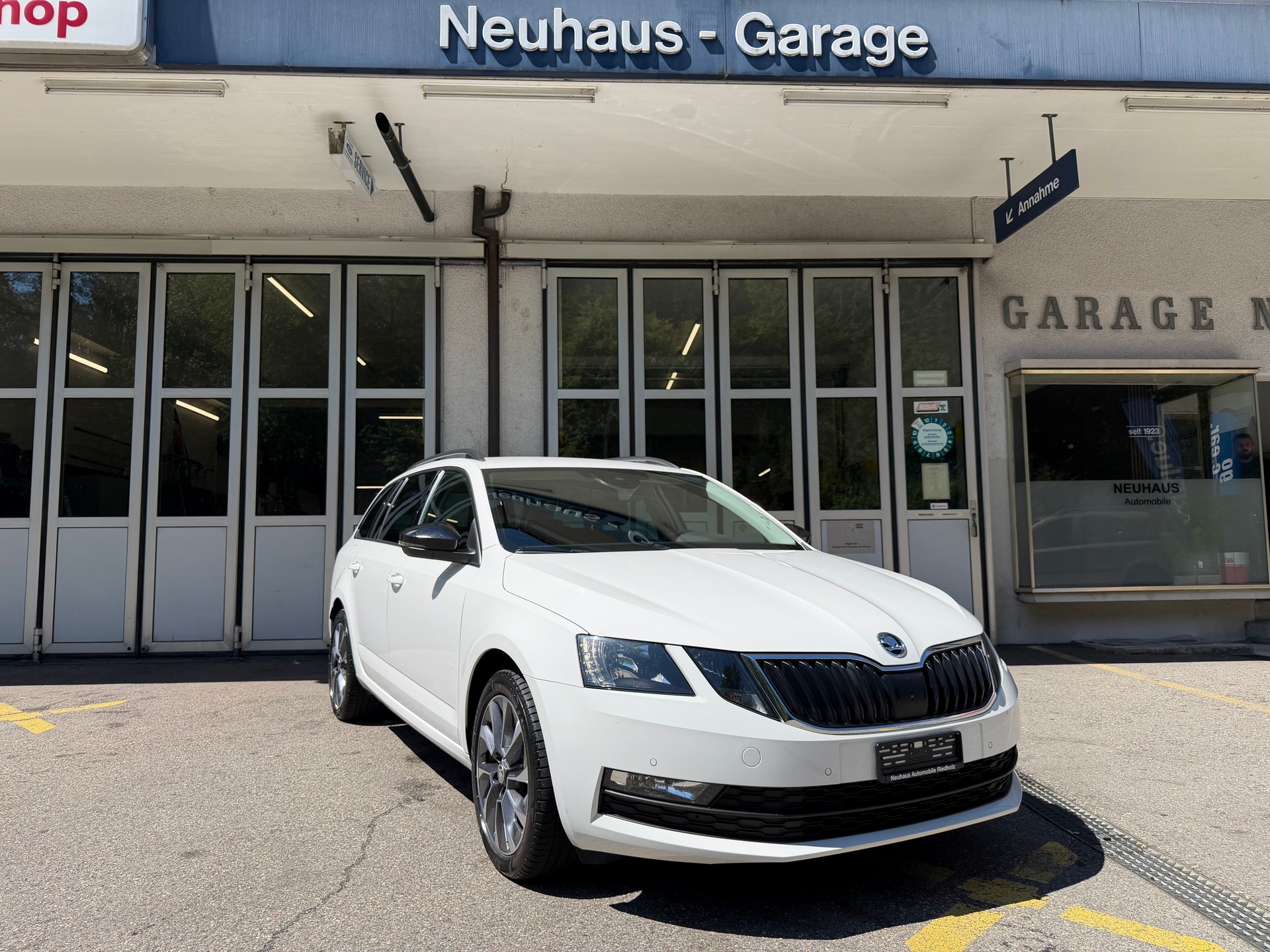 SKODA Octavia Combi 2.0 TDI Ambition 4x4 DSG-image-0