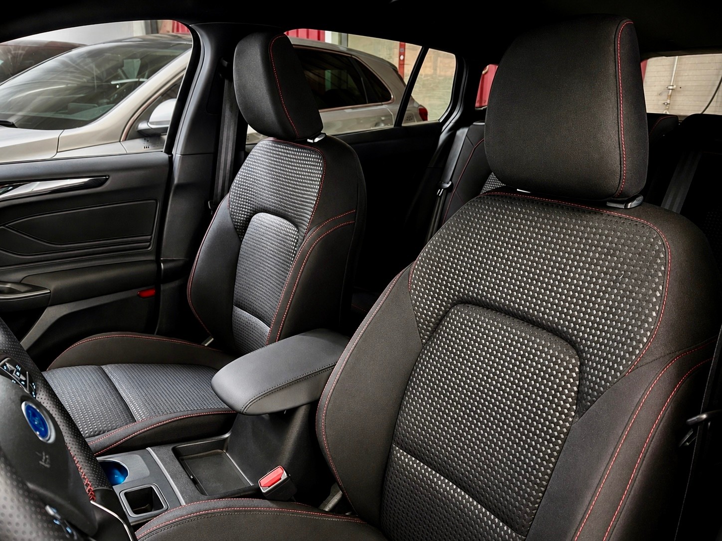 FORD Focus 1.0 MHEV ST-Line X Automat-image-5