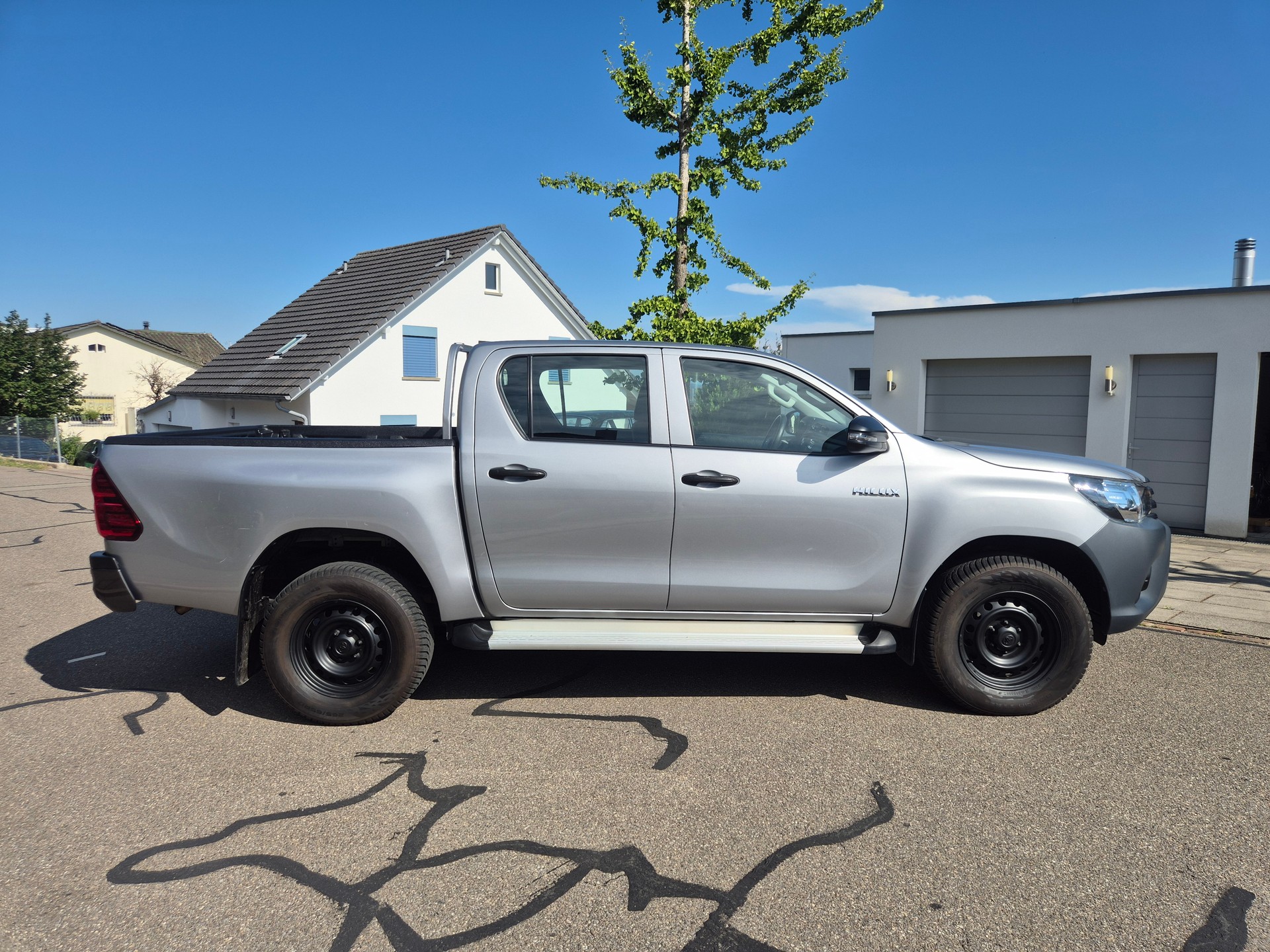 TOYOTA 2.4 D-4D Double Cab 4x4-image-1