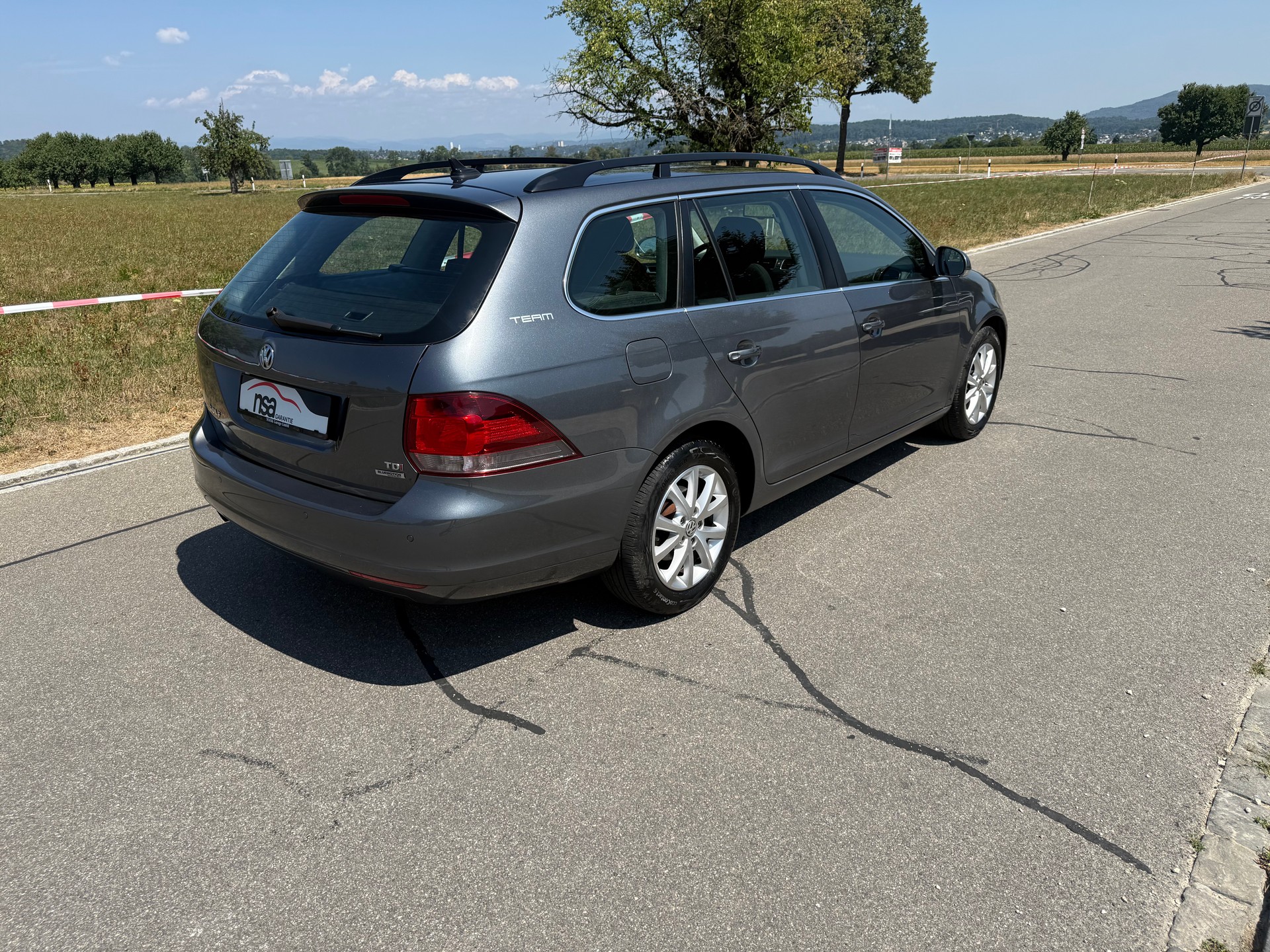 VW Golf Variant 1.6 TDI BMT Team DSG-image-4