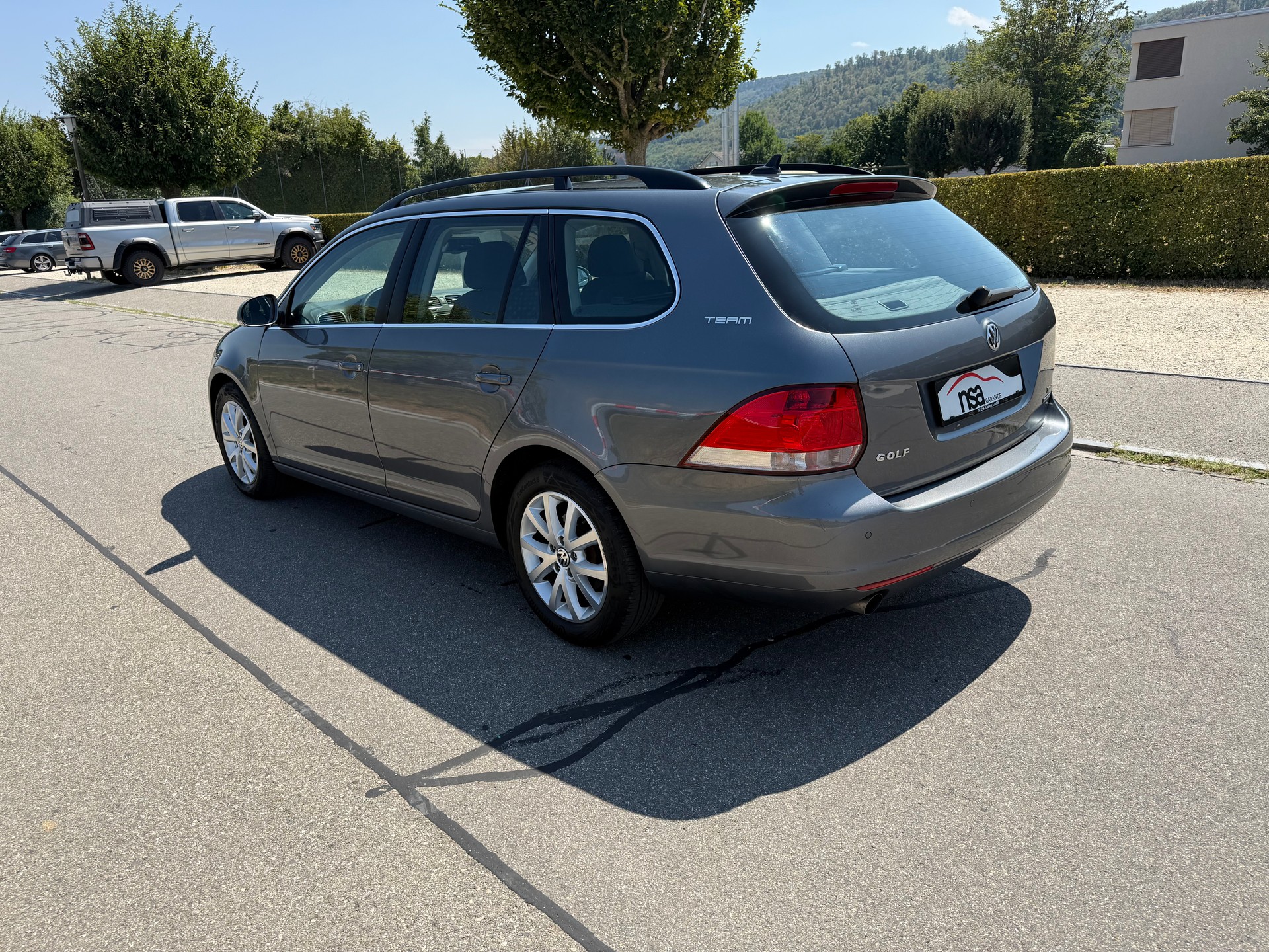 VW Golf Variant 1.6 TDI BMT Team DSG-image-5
