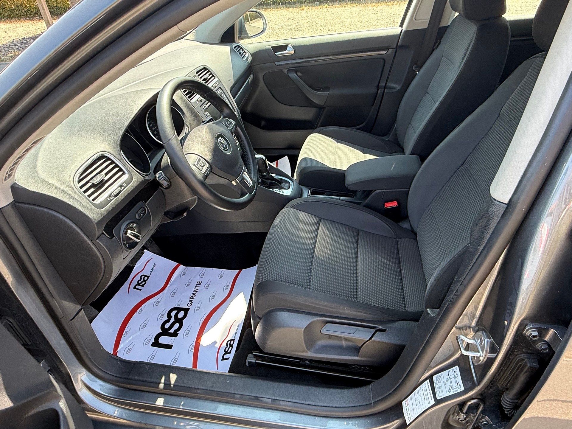 VW Golf Variant 1.6 TDI BMT Team DSG-image-9