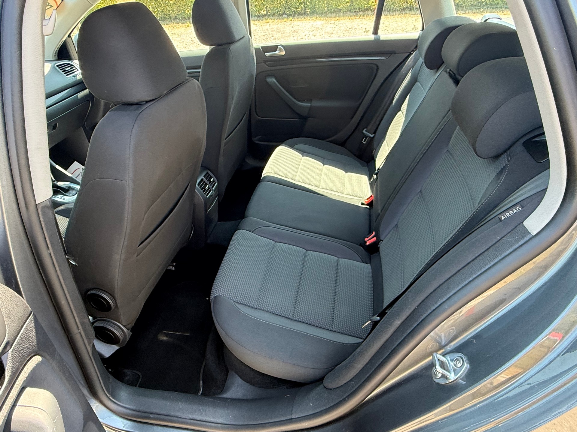 VW Golf Variant 1.6 TDI BMT Team DSG-image-7
