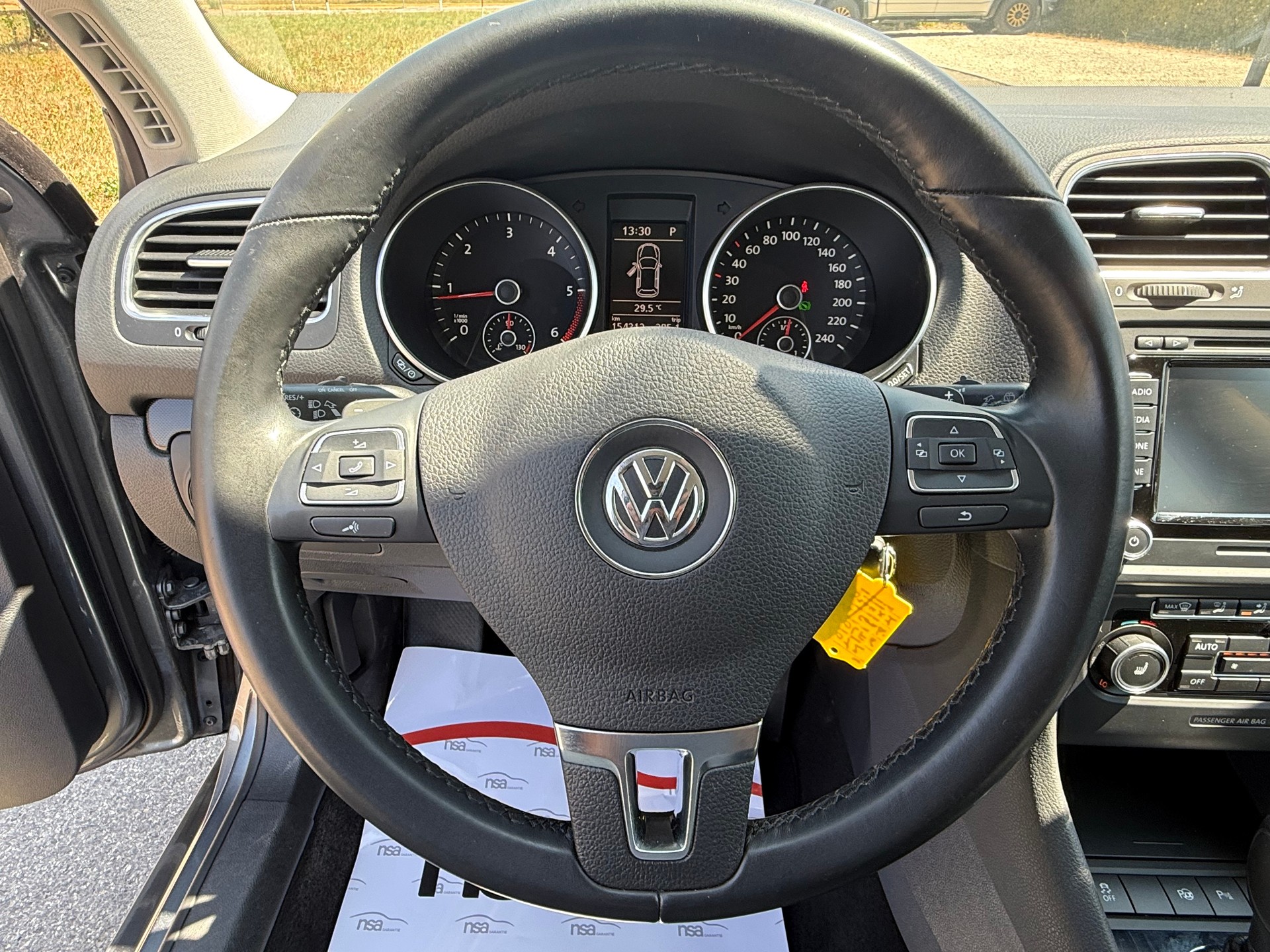VW Golf Variant 1.6 TDI BMT Team DSG-image-11
