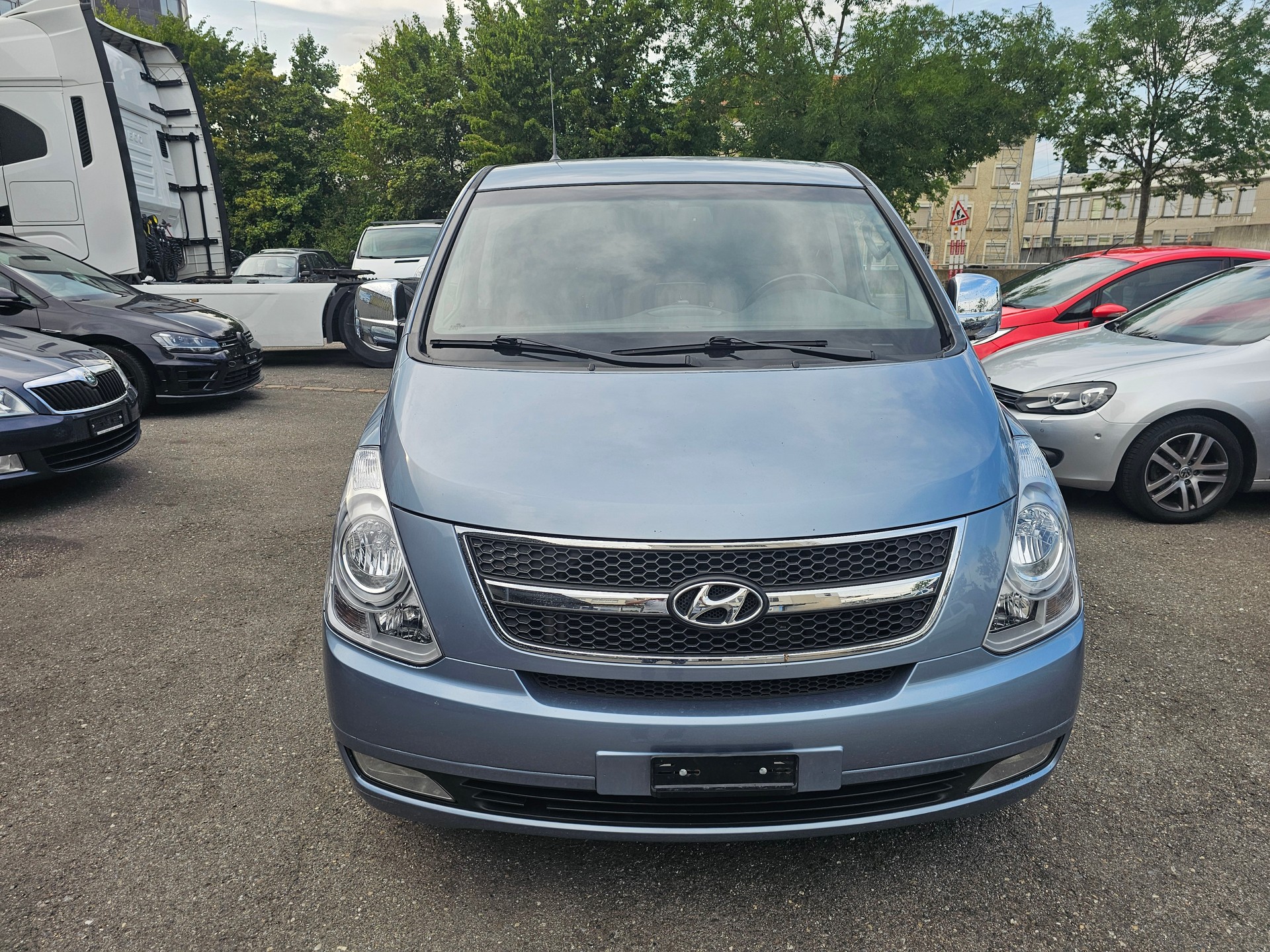HYUNDAI H-1 CANYON People&Bike 2.5 CRDi-image-1