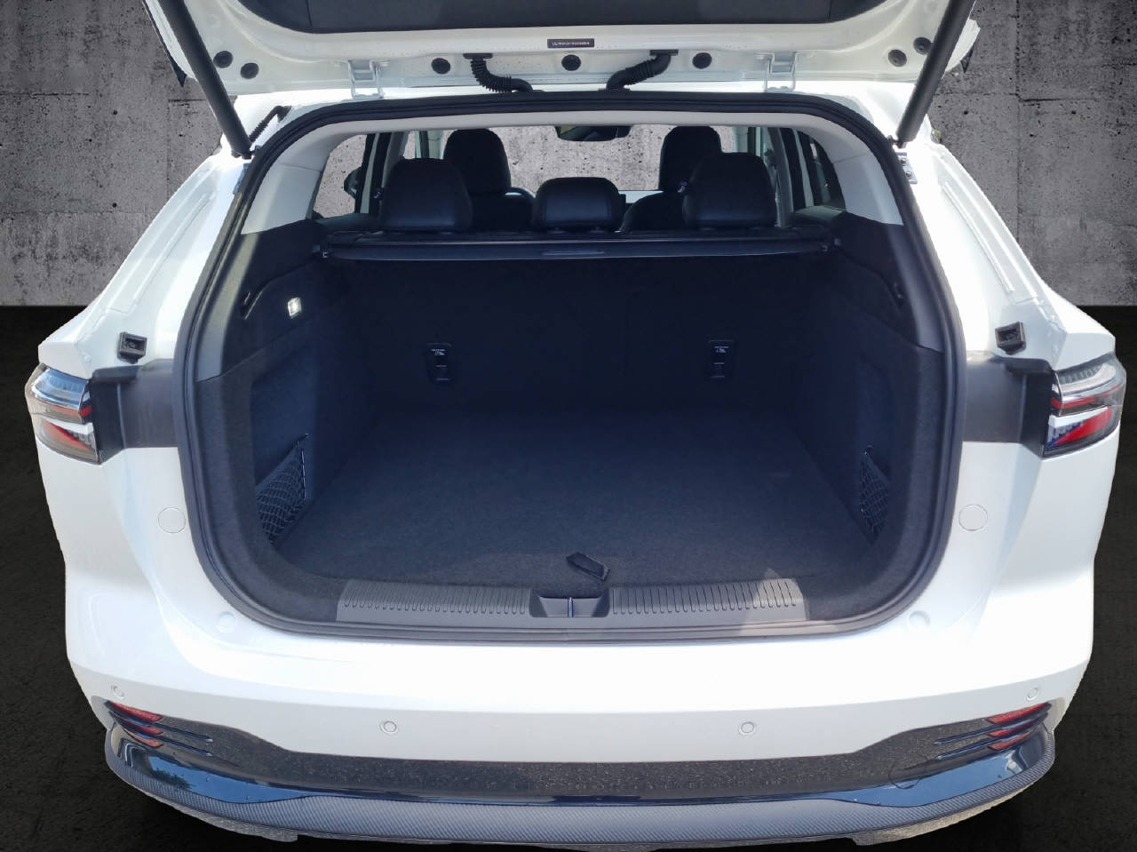 MG HS 1.5 Hybrid Luxury-image-8