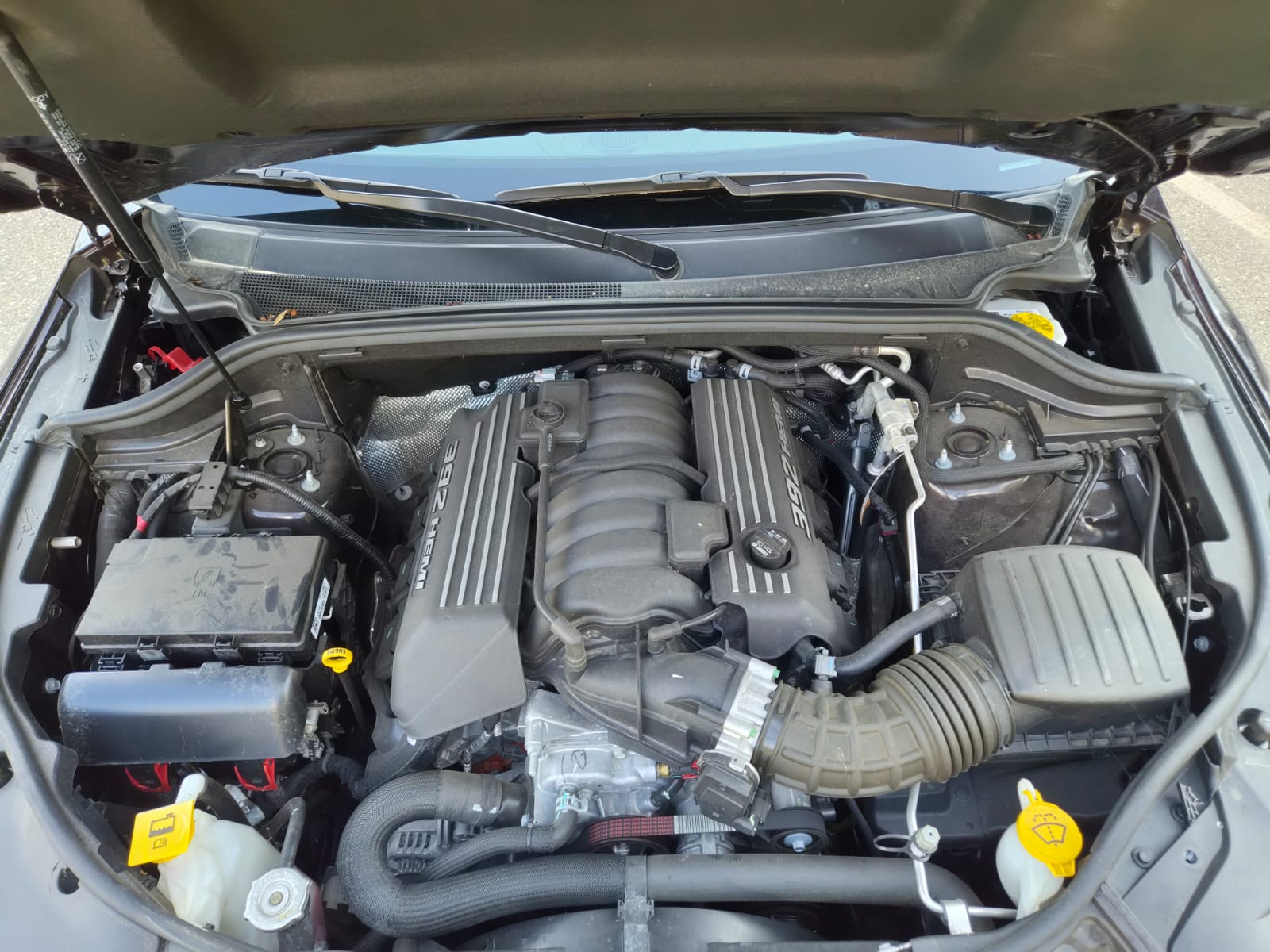 DODGE 6.4 V8 HEMI SRT AWD-image-4