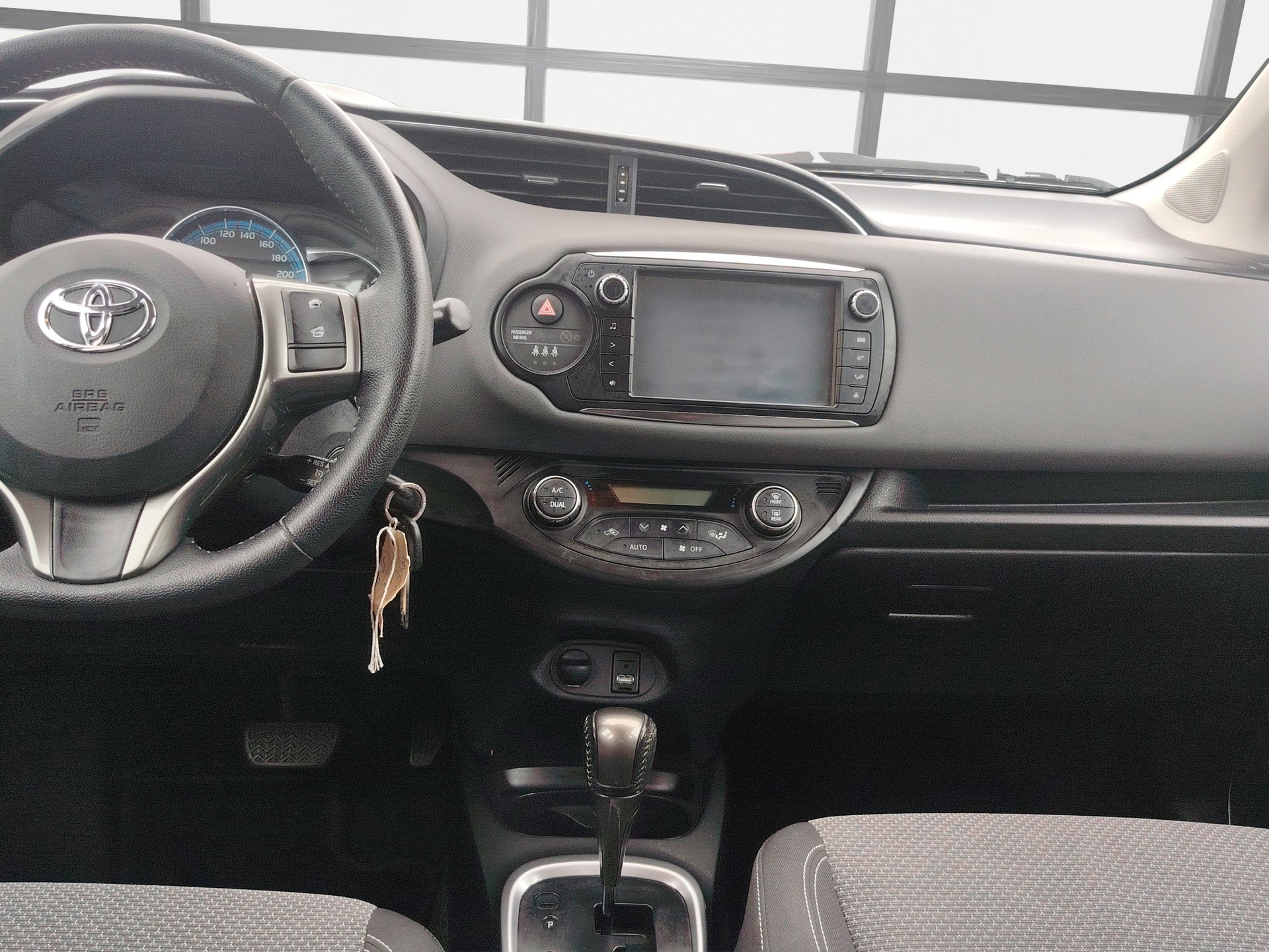 TOYOTA Yaris 1.5 VVT-i Hybrid Luna e-CVT-image-12