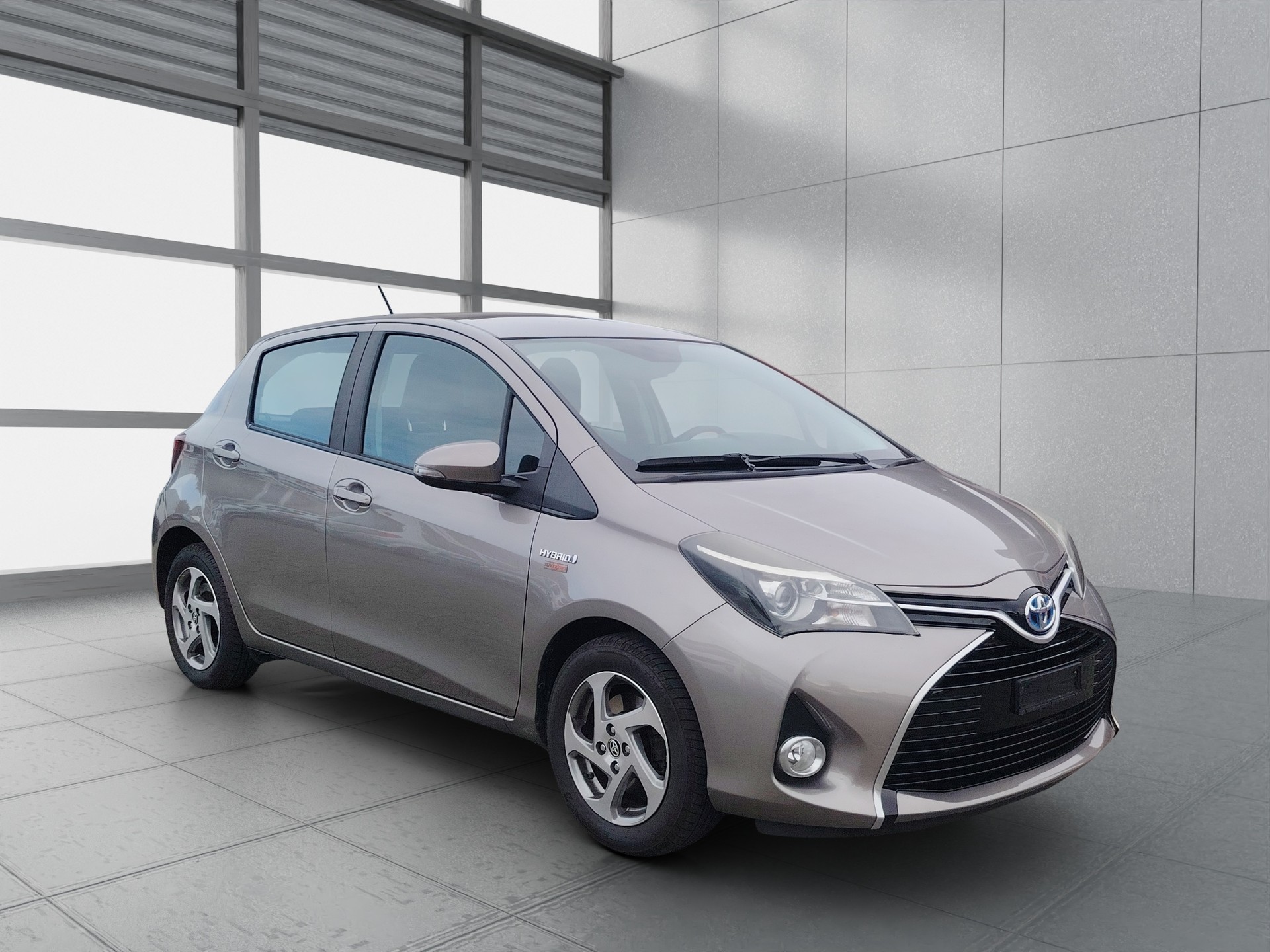 TOYOTA Yaris 1.5 VVT-i Hybrid Luna e-CVT-image-2