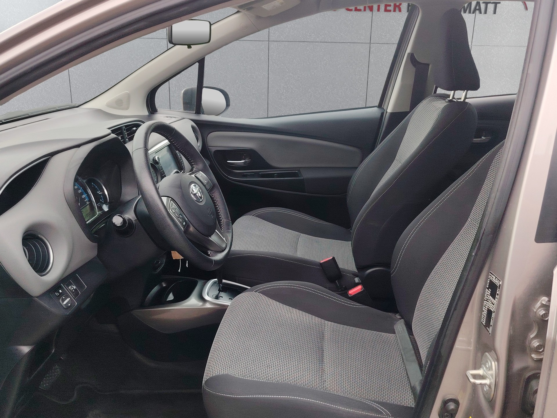 TOYOTA Yaris 1.5 VVT-i Hybrid Luna e-CVT-image-8