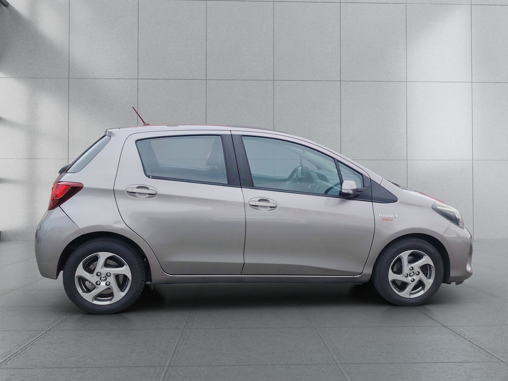 TOYOTA Yaris 1.5 VVT-i Hybrid Luna e-CVT-image-7